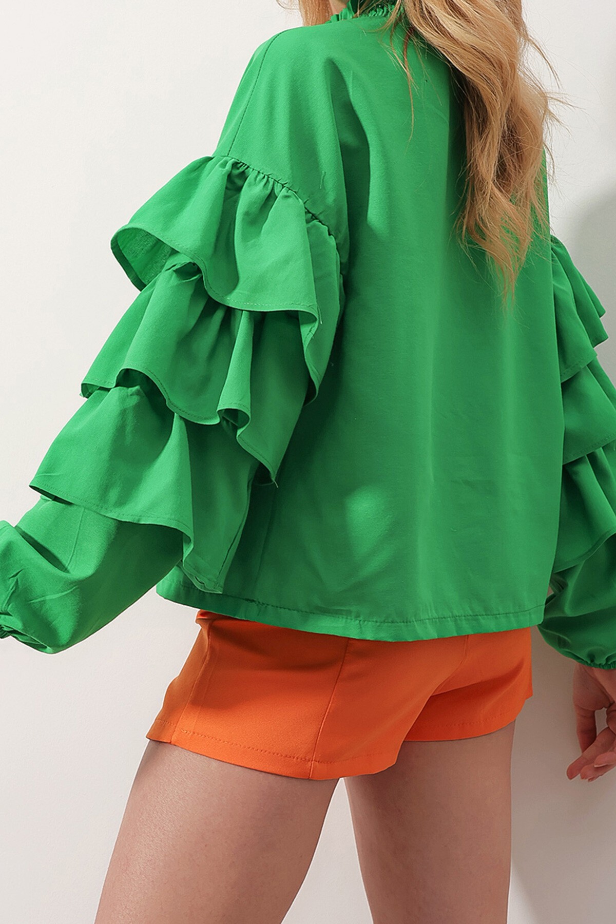 Yeşil Balıkçı Yaka Kolları Kat Volanlı Dokuma Bluz
