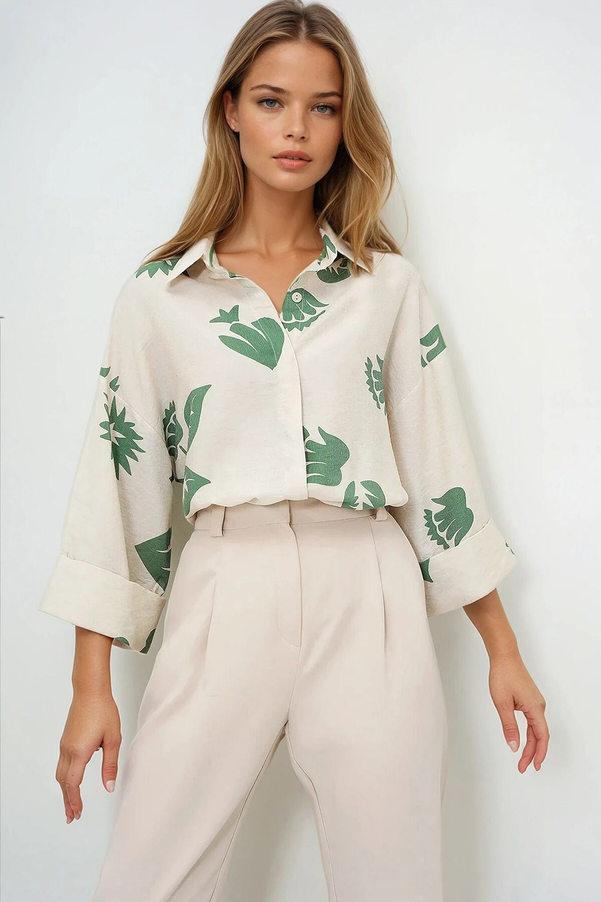 Yeşil Bej Double Manşetli Yaprak Desenli Dokuma Gömlek