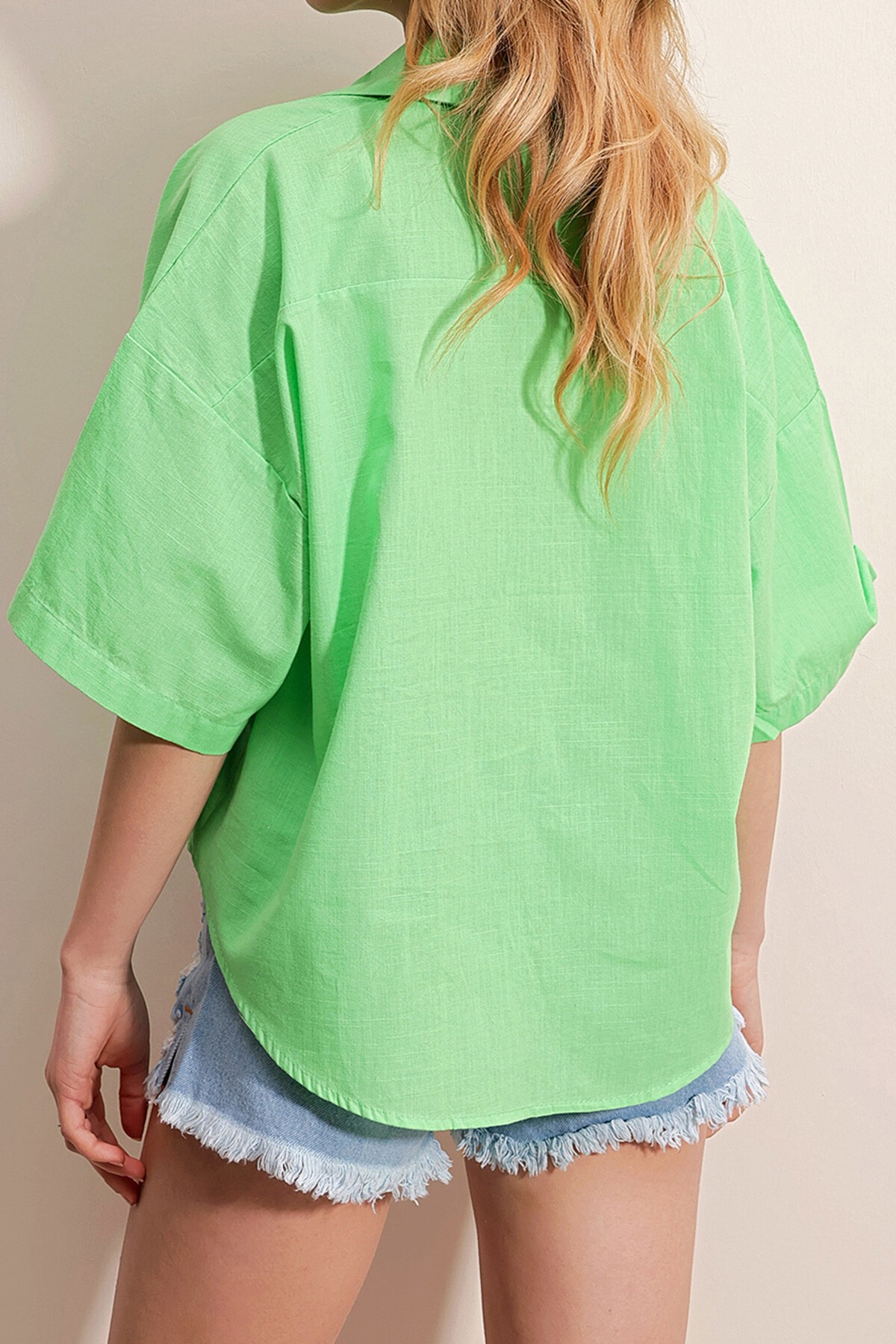 Yeşil Çift Cepli Yarım Kol Keten Gömlek
