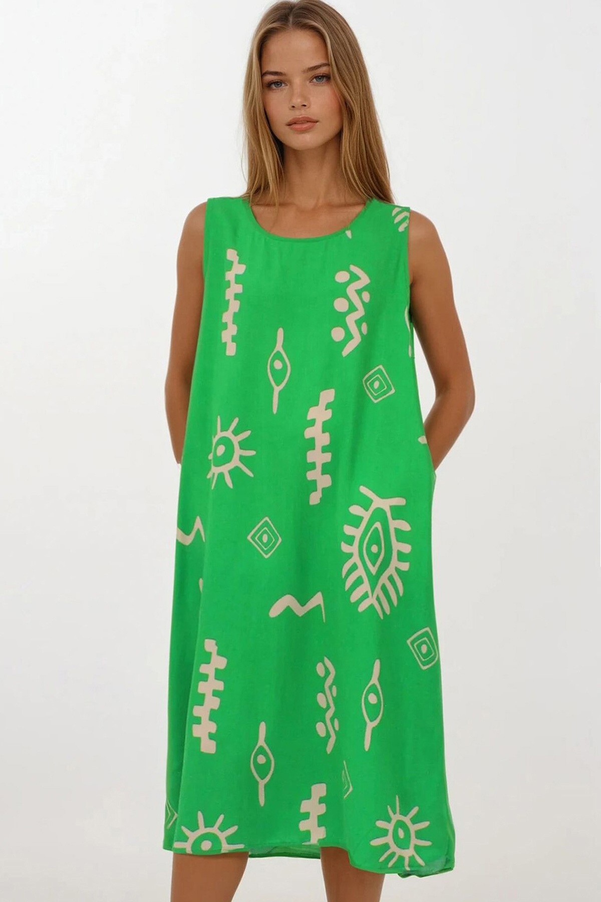 Yeşil Desenli Çift Cepli Kolsuz Rahat Kesim Elbise