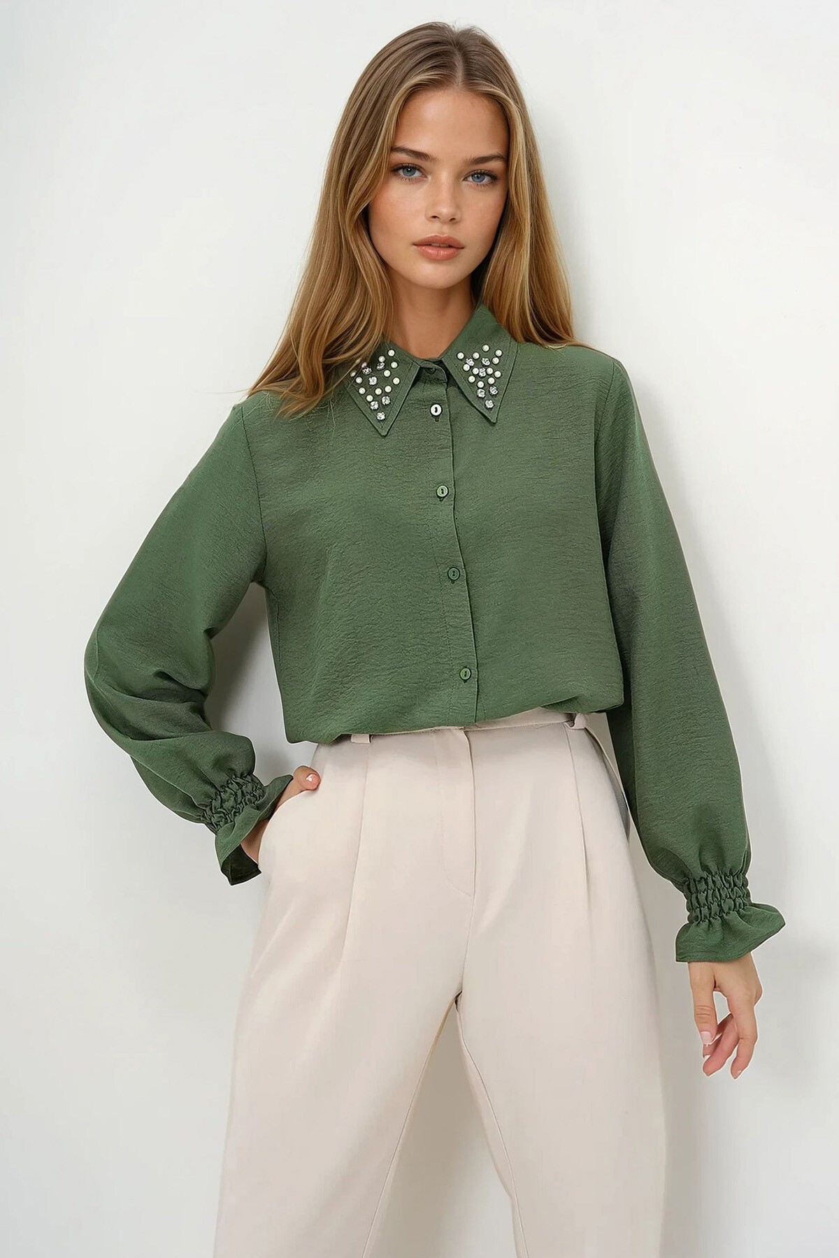 Yeşil İnci Ve Taş İşlemeli Aerobin Gömlek
