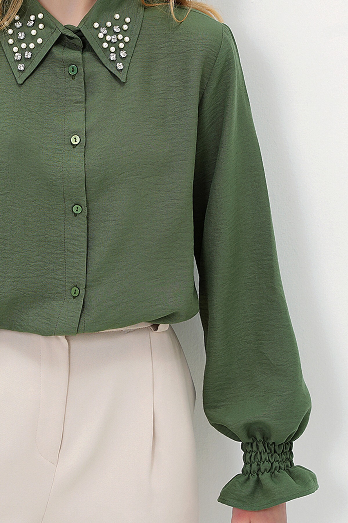 Yeşil İnci Ve Taş İşlemeli Aerobin Gömlek
