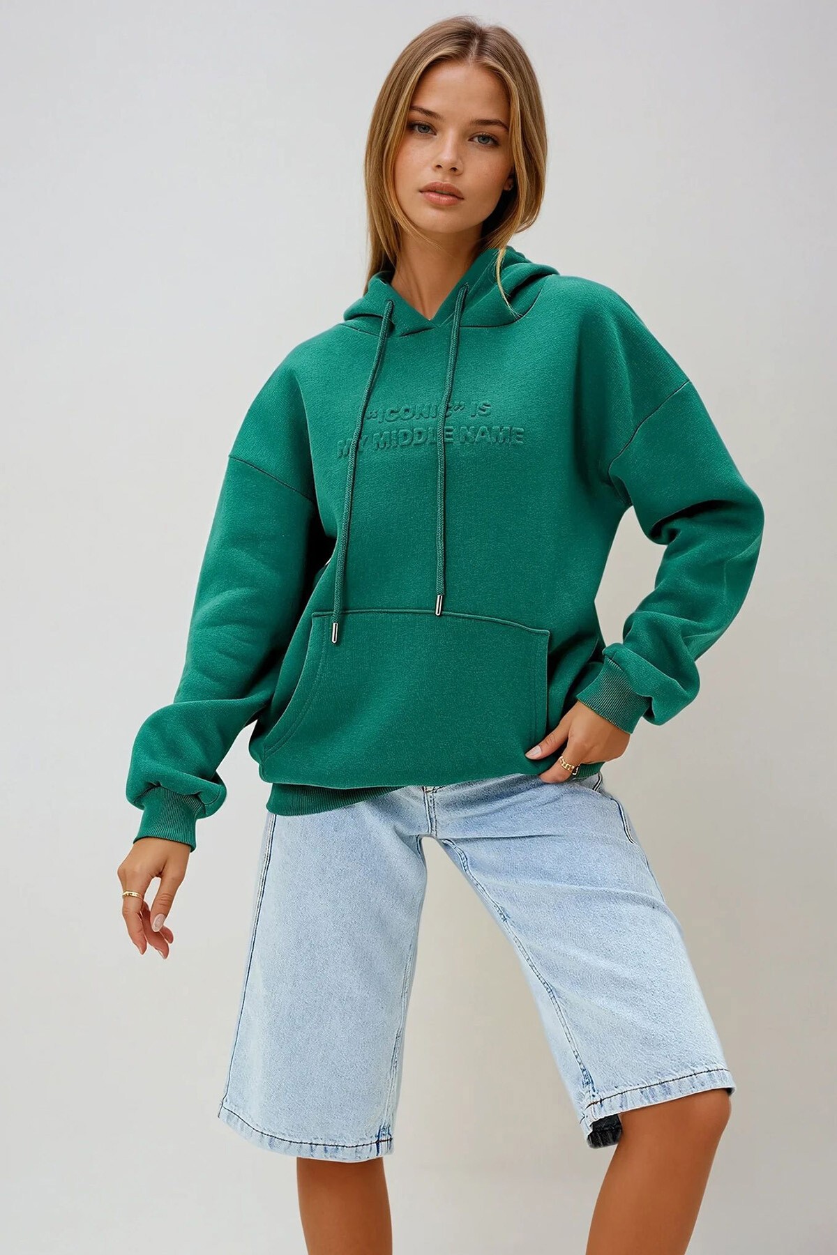 Yeşil Kapüşonlu Önü Kabartma Yazılı Üç İplik Şardonlu Sweatshırt