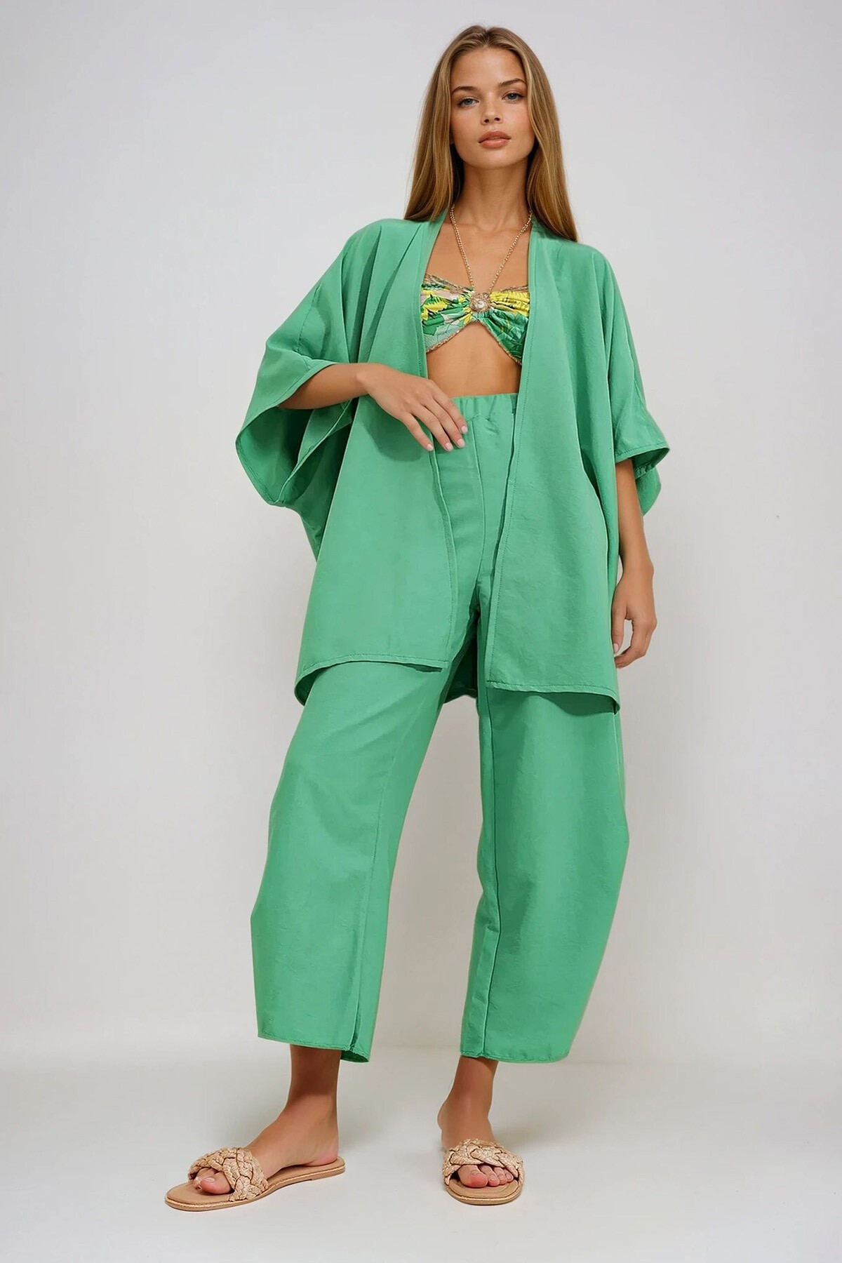 Yeşil Paçası Yırtmaçlı Kendinden Dokulu Pantolon Ve Ceket İkili Takım