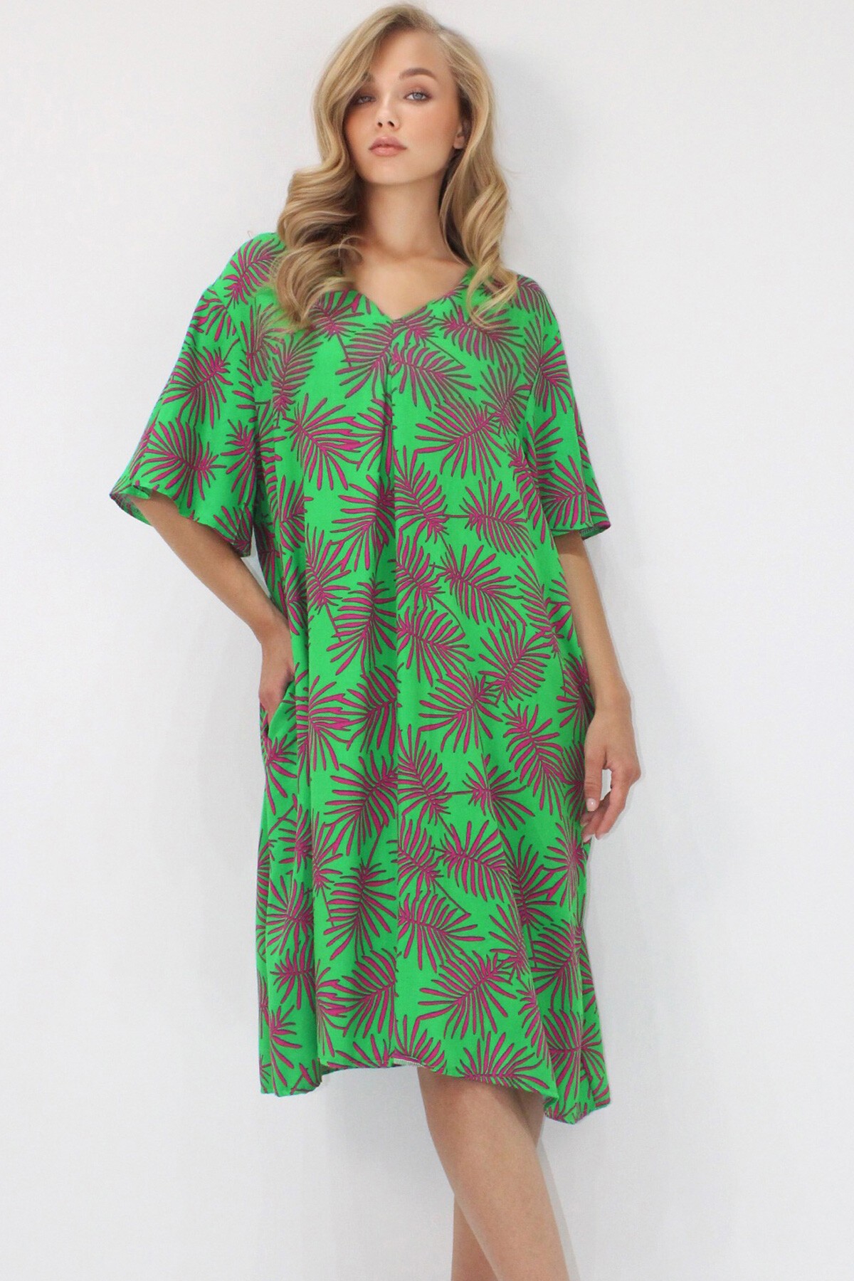 Yeşil Polo Yaka Kısa Kol Desenli Çift Cepli Dokuma Viskon Elbise