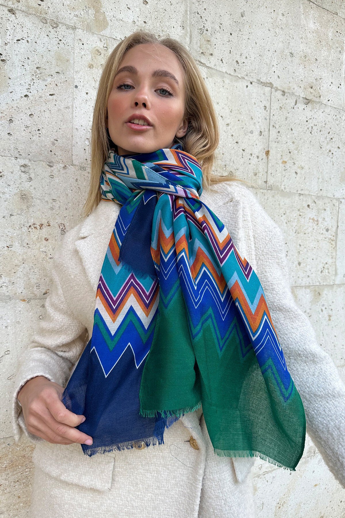 Yeşil Püskül Detaylı Desenli Şal