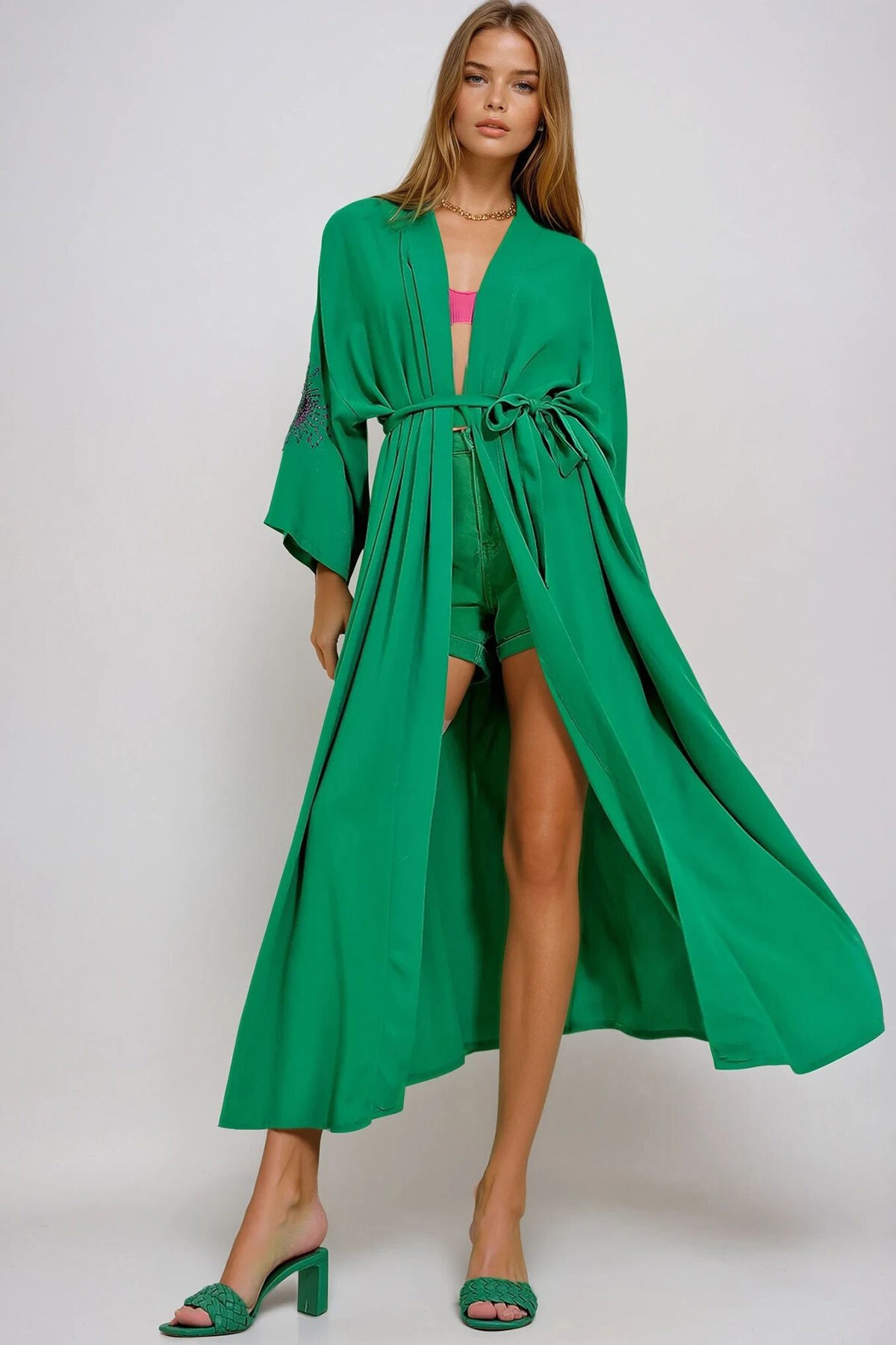 Yeşil Sırtı Ve Kolları Sim Nakışlı Beli Kemerli Maxiboy Kimino Kaftan