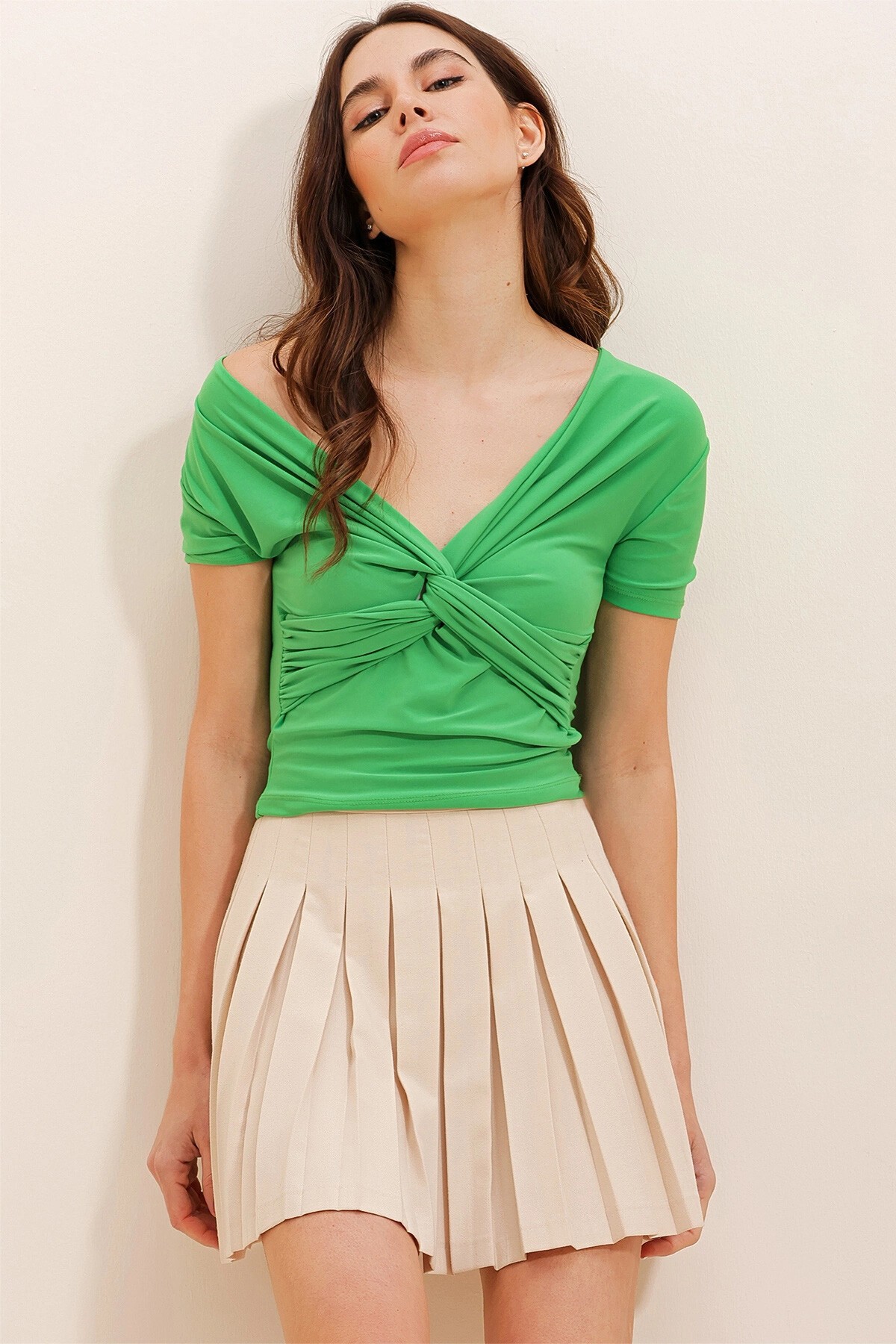 Yeşil V Yaka Düğümlü Sandy Bluz