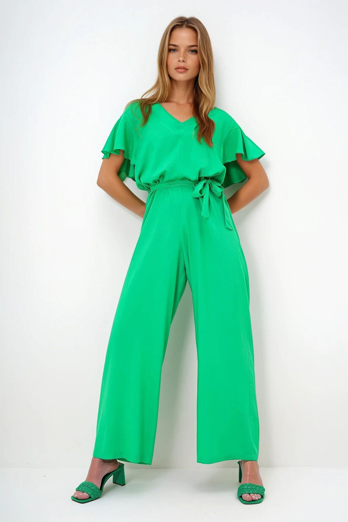 Yeşil V Yaka Kolları Volanlı Kendinden Kuşaklı Dokuma Yazlık Tulum