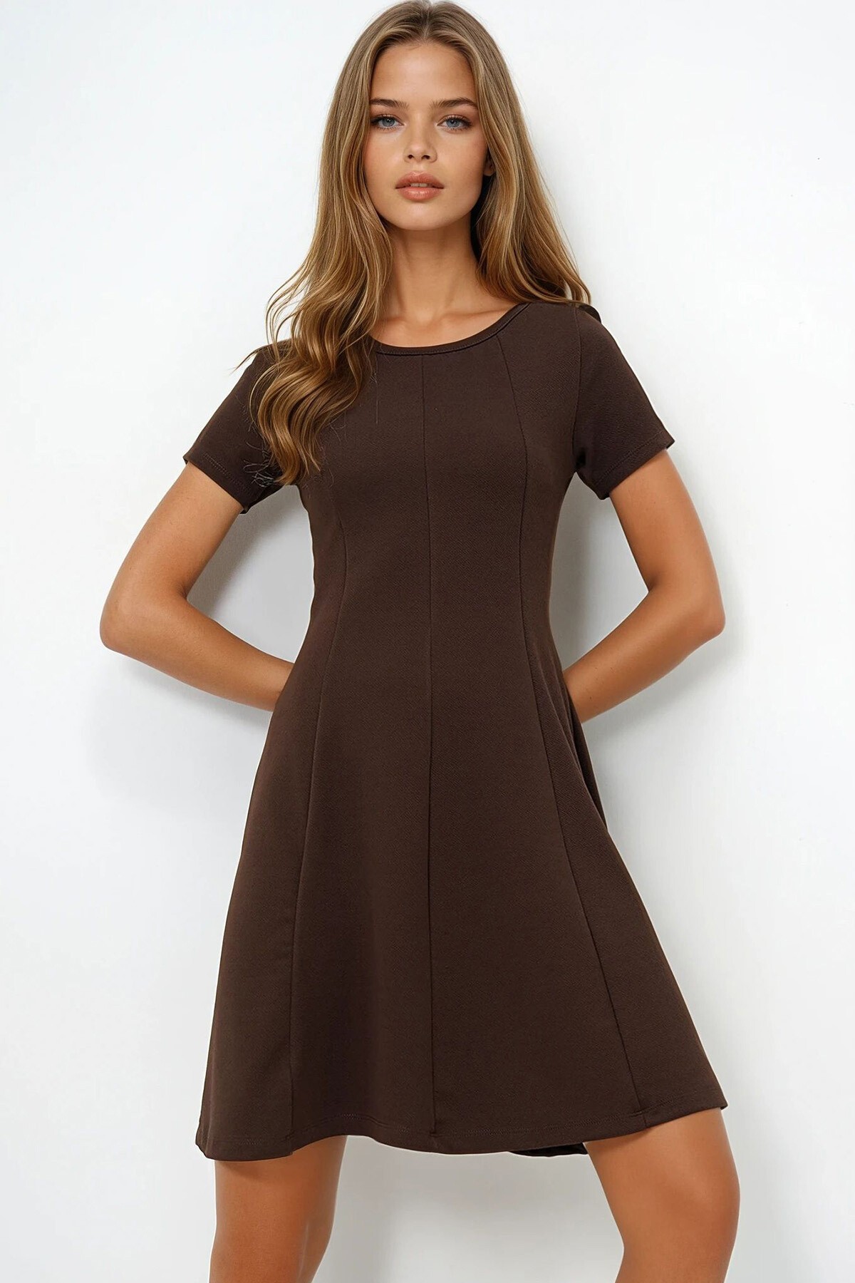 Acı Kahve Bisiklet Yaka Parçalı Örme Krep Midi Boy Elbise