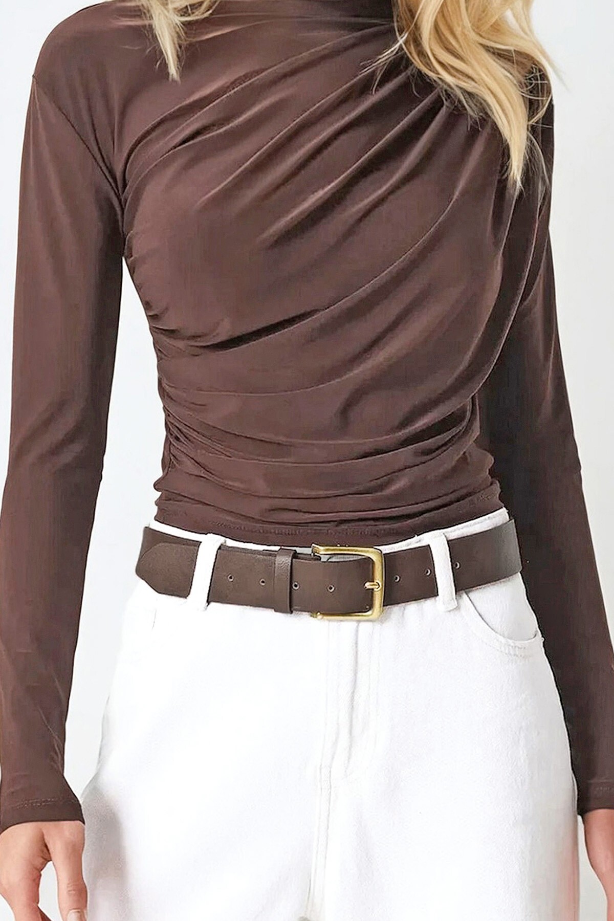 Acı Kahve Dik Yaka Omzu Drapeli Sandy Crop Bluz