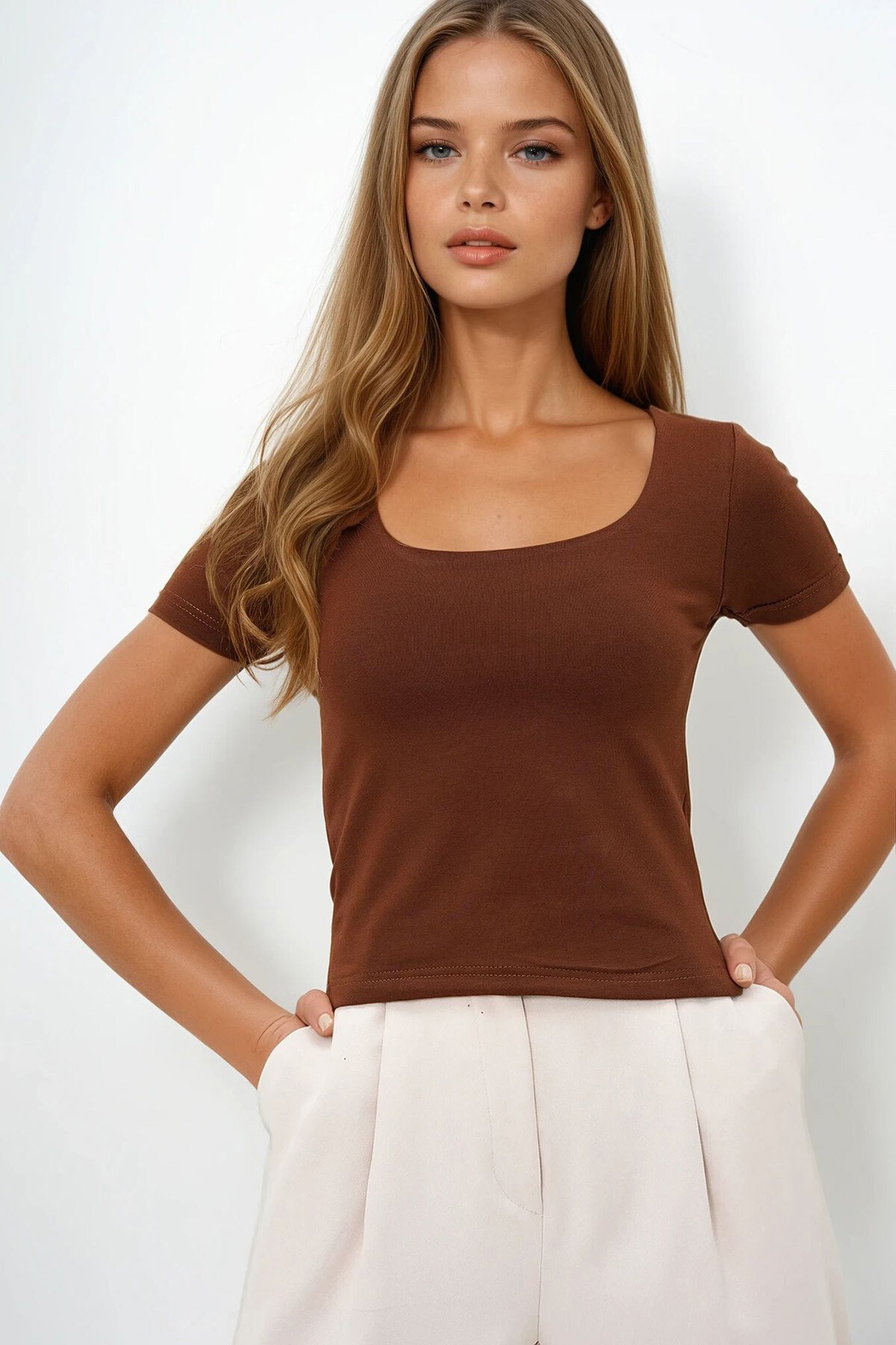 Acı Kahve Kare Yaka Likralı Tulumlu Double Kumaş Crop Bluz