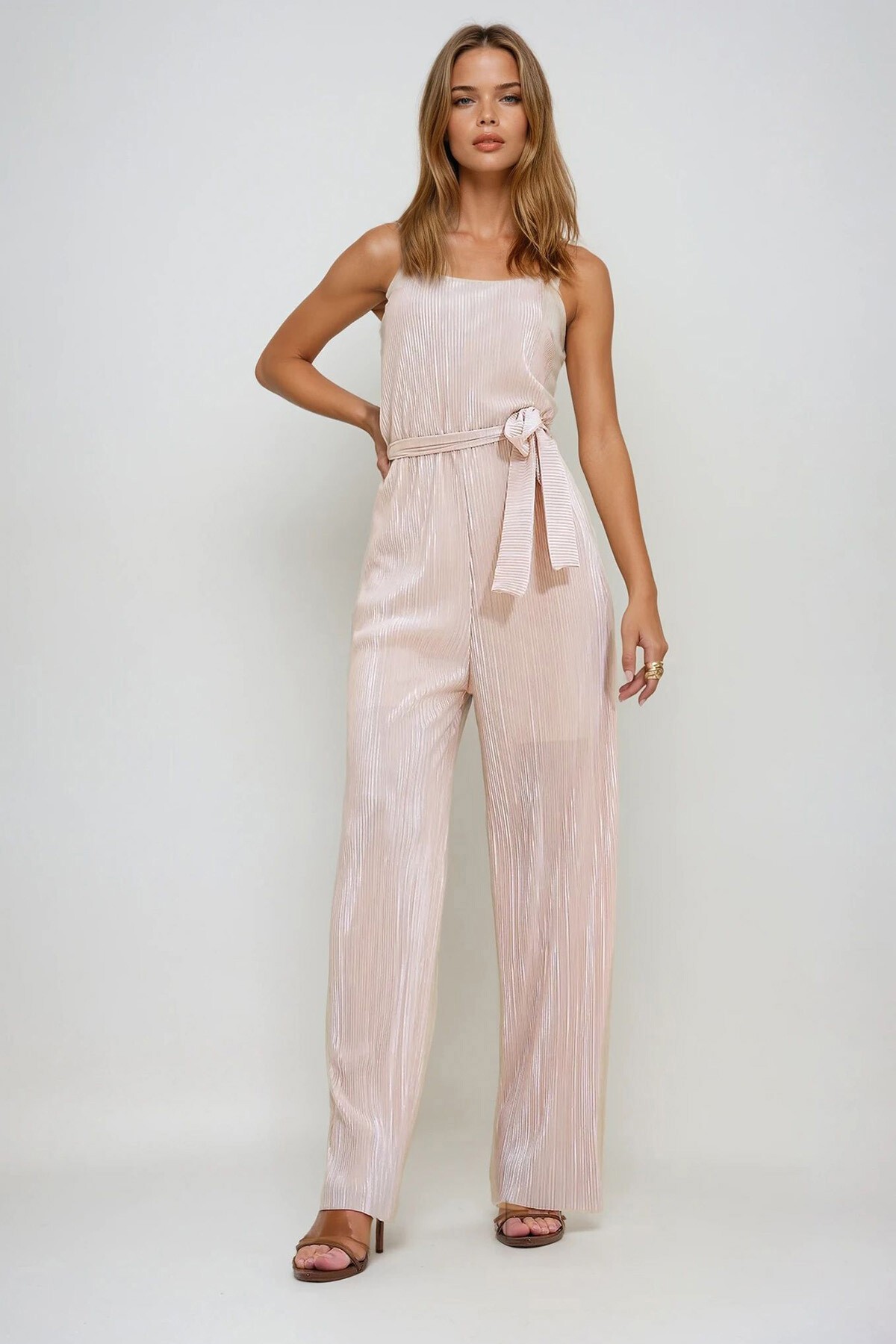 Açık Bej Askılı Beli Kemerli Göğüs Dekolteli Pileli Tulum