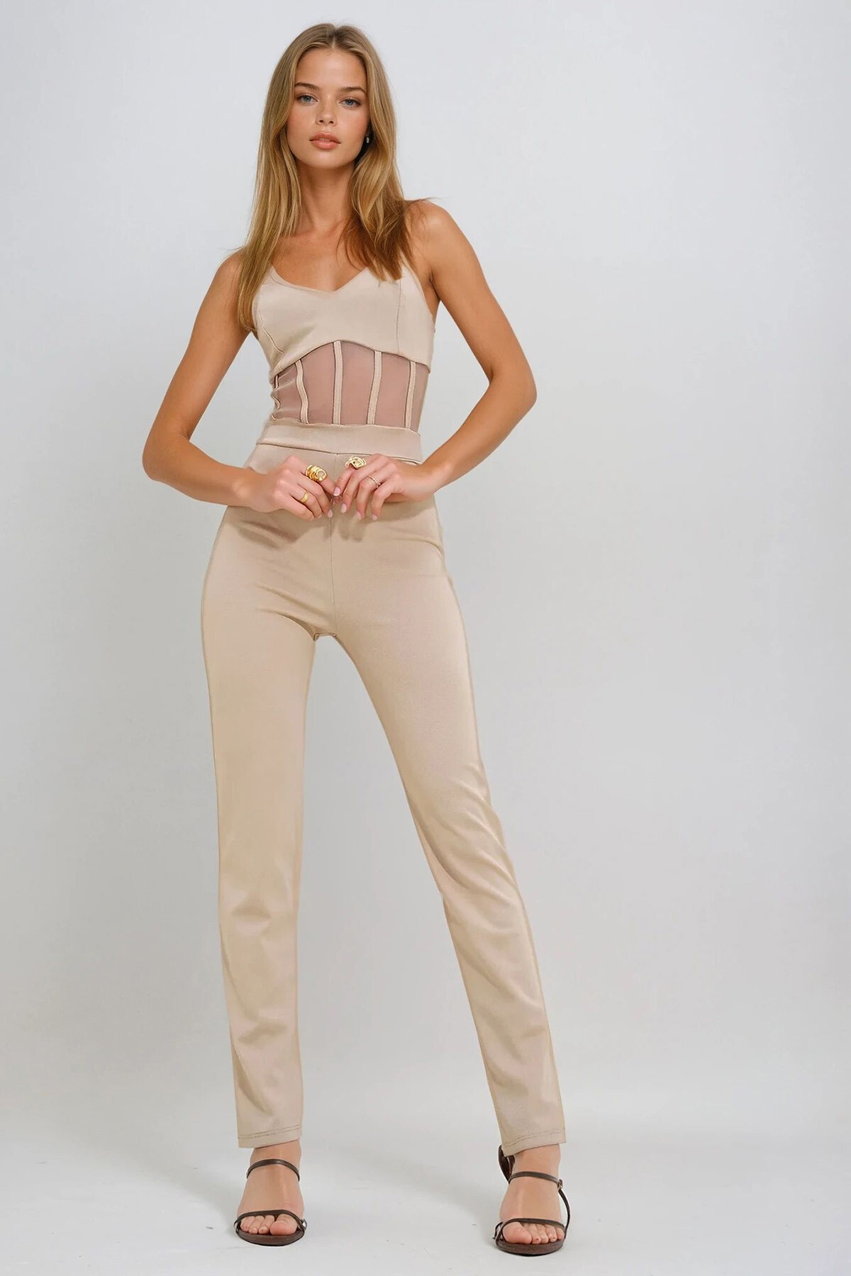 Açık Bej Askılı File Detaylı Arkası Fermuarlı Tulum