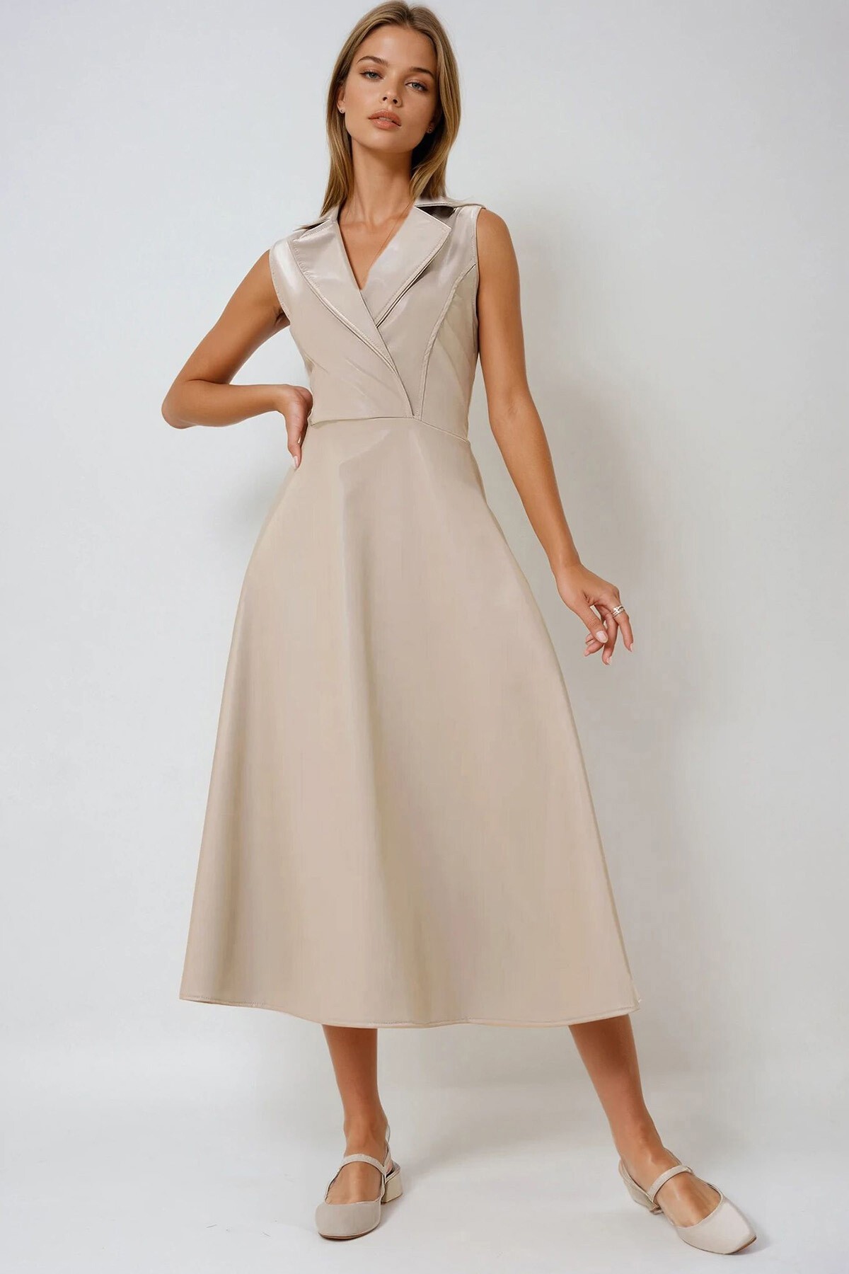 Açık Bej Kruvaze Yaka Suni Deri Kolsuz Elbise