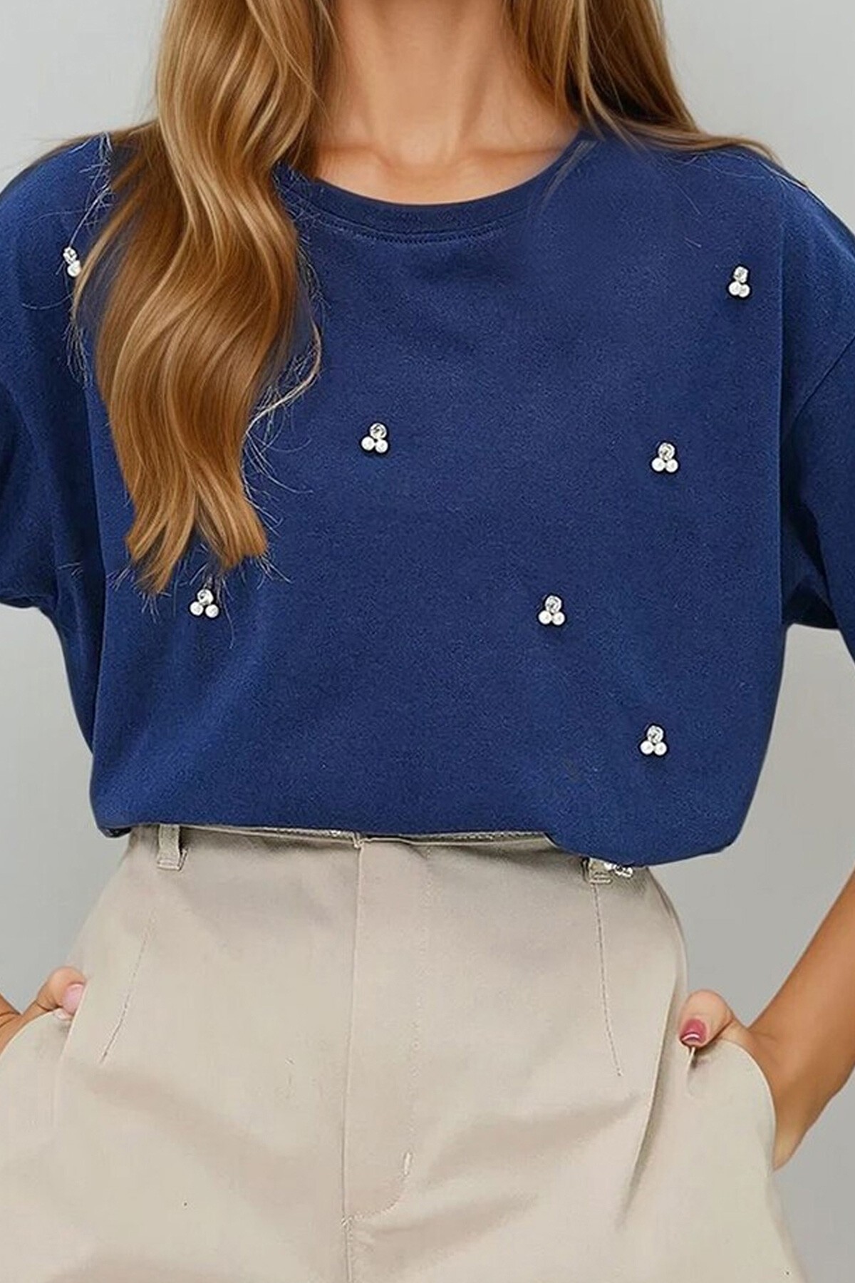 Açık Lacivert Bisiklet Yaka Oversize İnci Ve Taş İşlemeli T Shirt