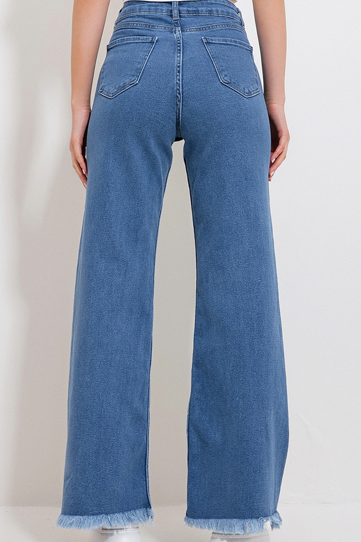 Açık Mavi Beş Cepli Likralı Paçası Püsküllü Palazzo Denim Pantolon