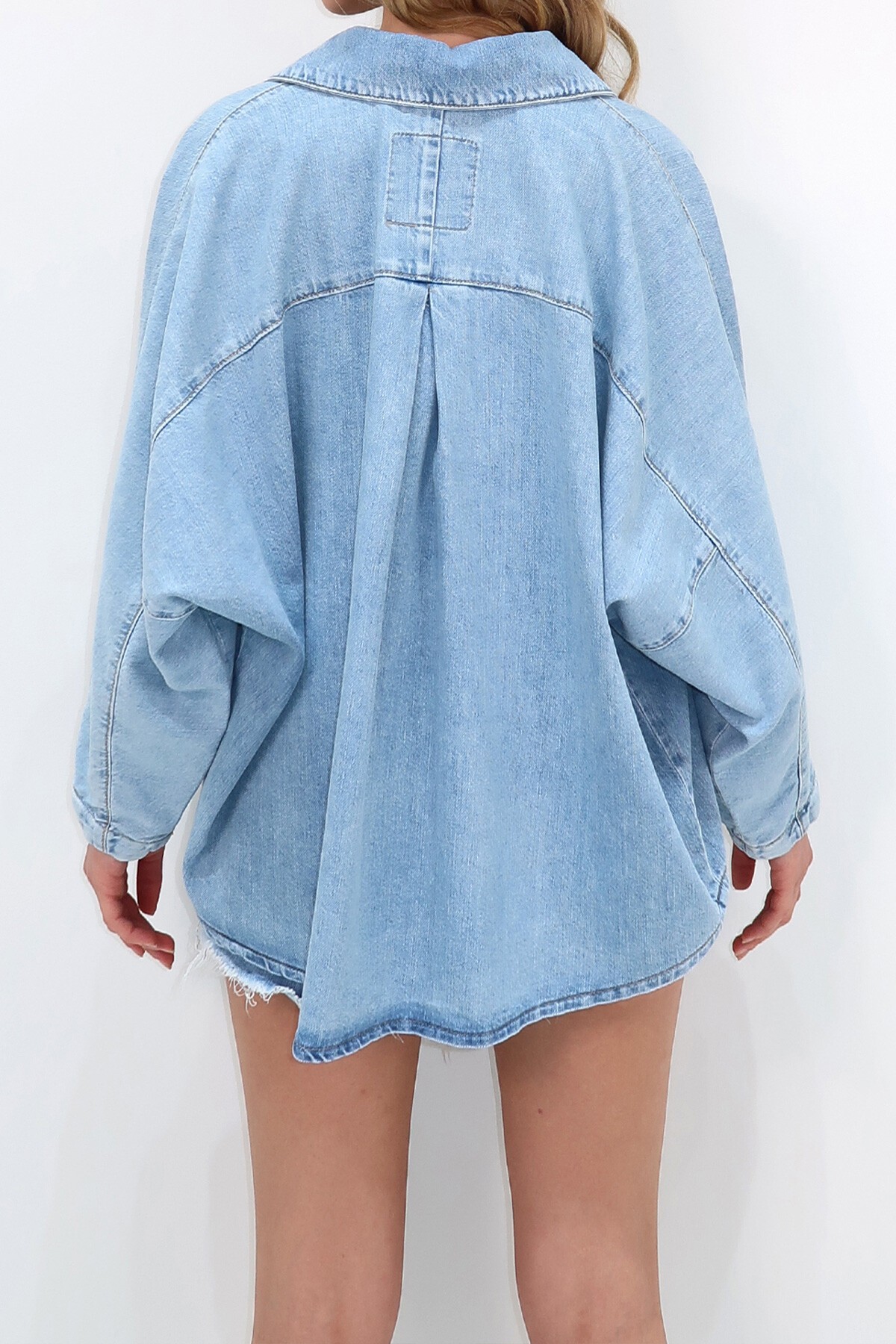 Açık Mavi Yarasa Kol Oversize Çıtçıt Kapamalı Mevsimlik Jean  Ceket
