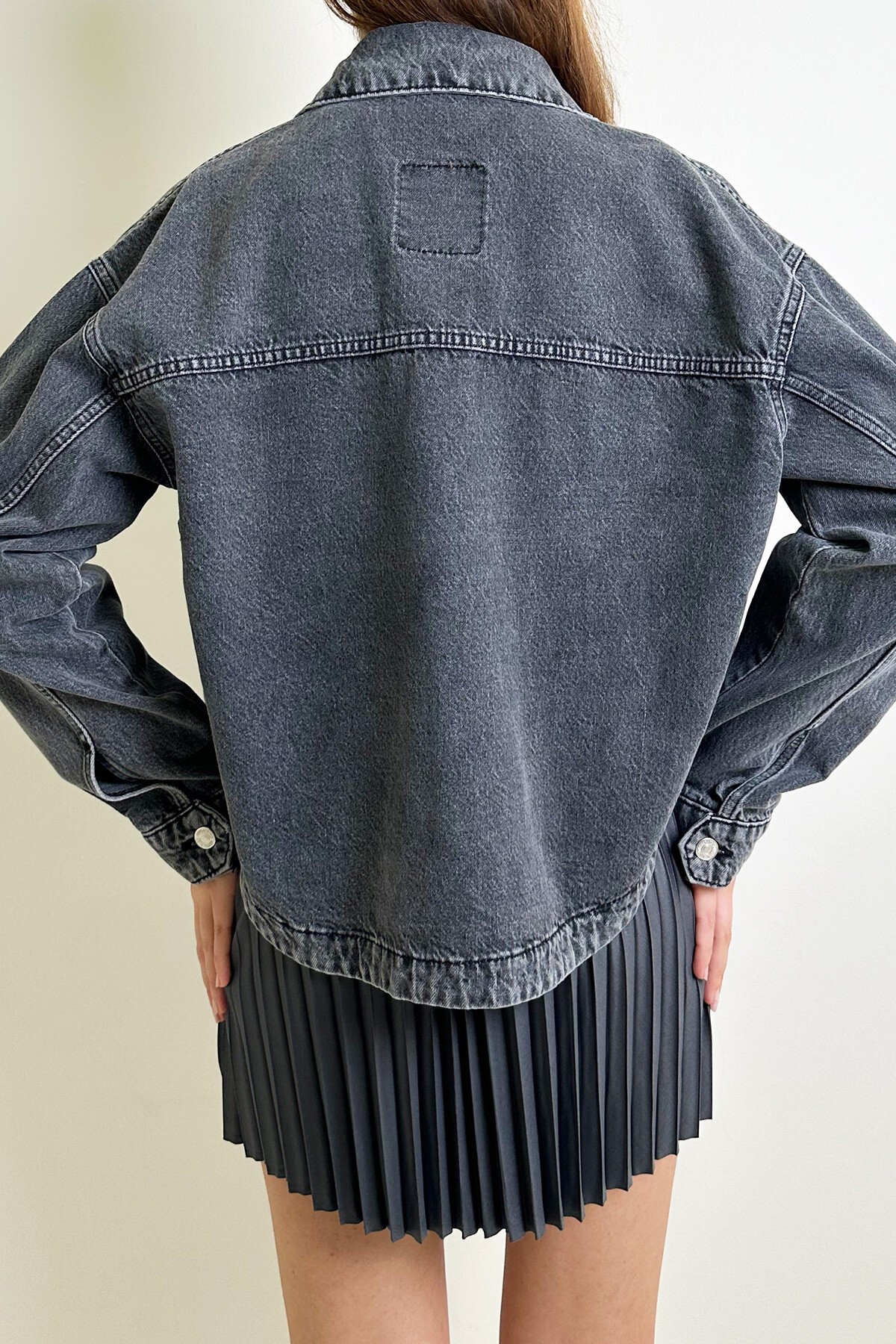 Antrasit Cep Detaylı Yıkamalı Jean Ceket