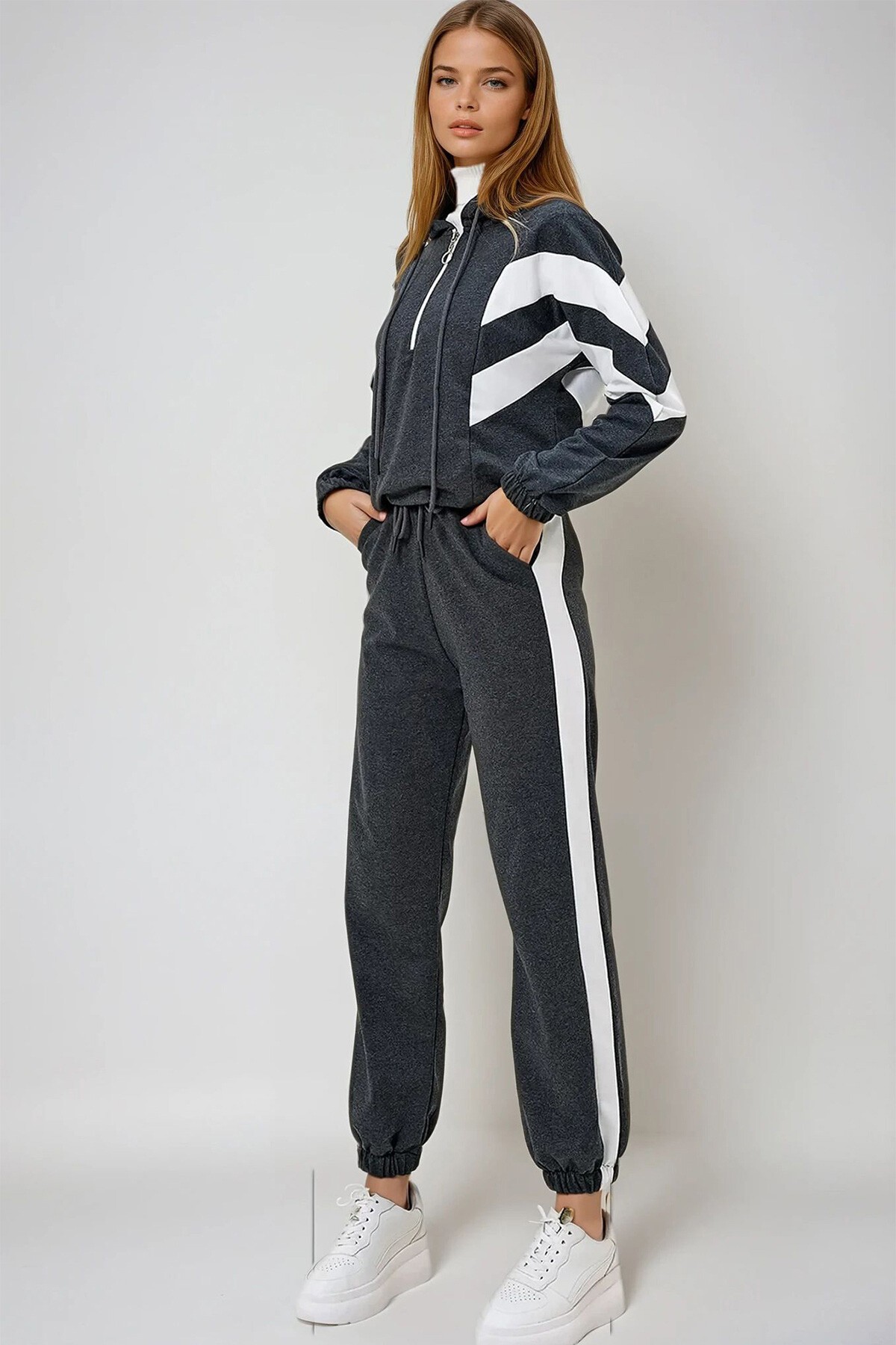 Antrasit Kapüşonlu Renk Bloklu Yarım Fermuarlı İki İplik  Sweatshırt Ve Paçası Lastikli Eşofman Takımı