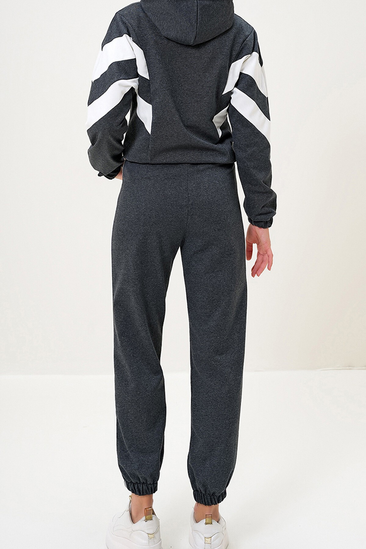 Antrasit Kapüşonlu Renk Bloklu Yarım Fermuarlı İki İplik  Sweatshırt Ve Paçası Lastikli Eşofman Takımı