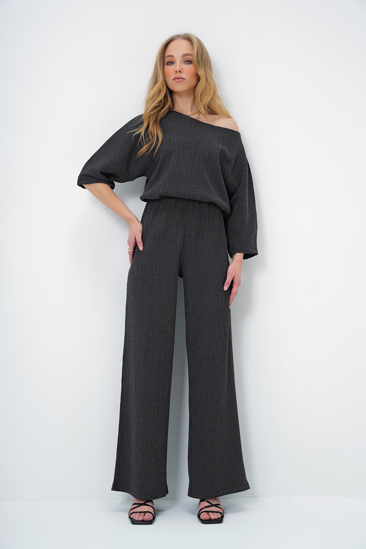 Antrasit Kayık Yaka Yarasa Kol Salaş Bluz Ve Palazzo Pantolon Bürümcük Takım