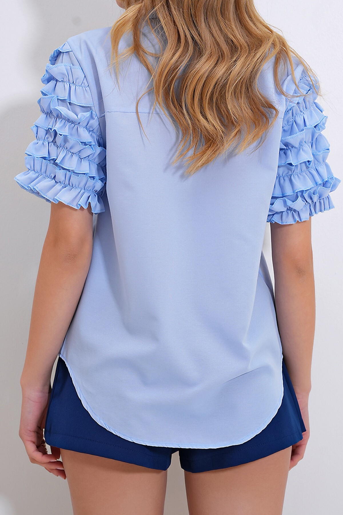 Bebe Mavi Fırfırlı Kısa Kol Gömlek