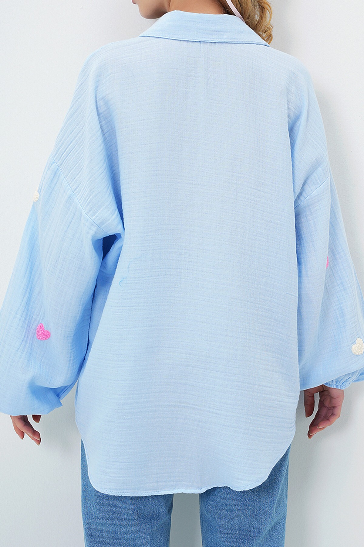 Bebe Mavi Süzene Kalp İşlemeli Oversize Müslin Keten Gömlek
