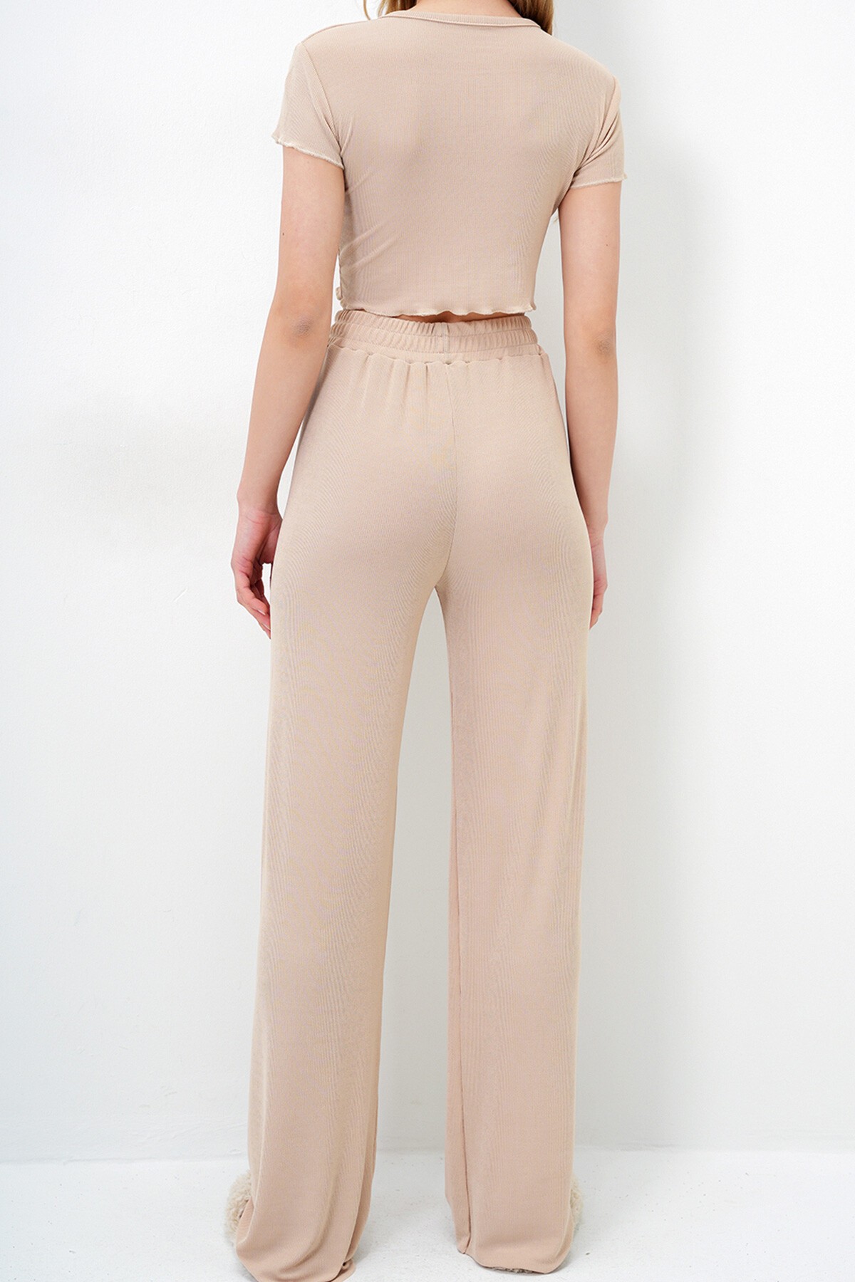 Bej Bisiklet Yaka Crop Bluz, Şort Ve Pantolonlu 3 Lü Set Pijama Takımı