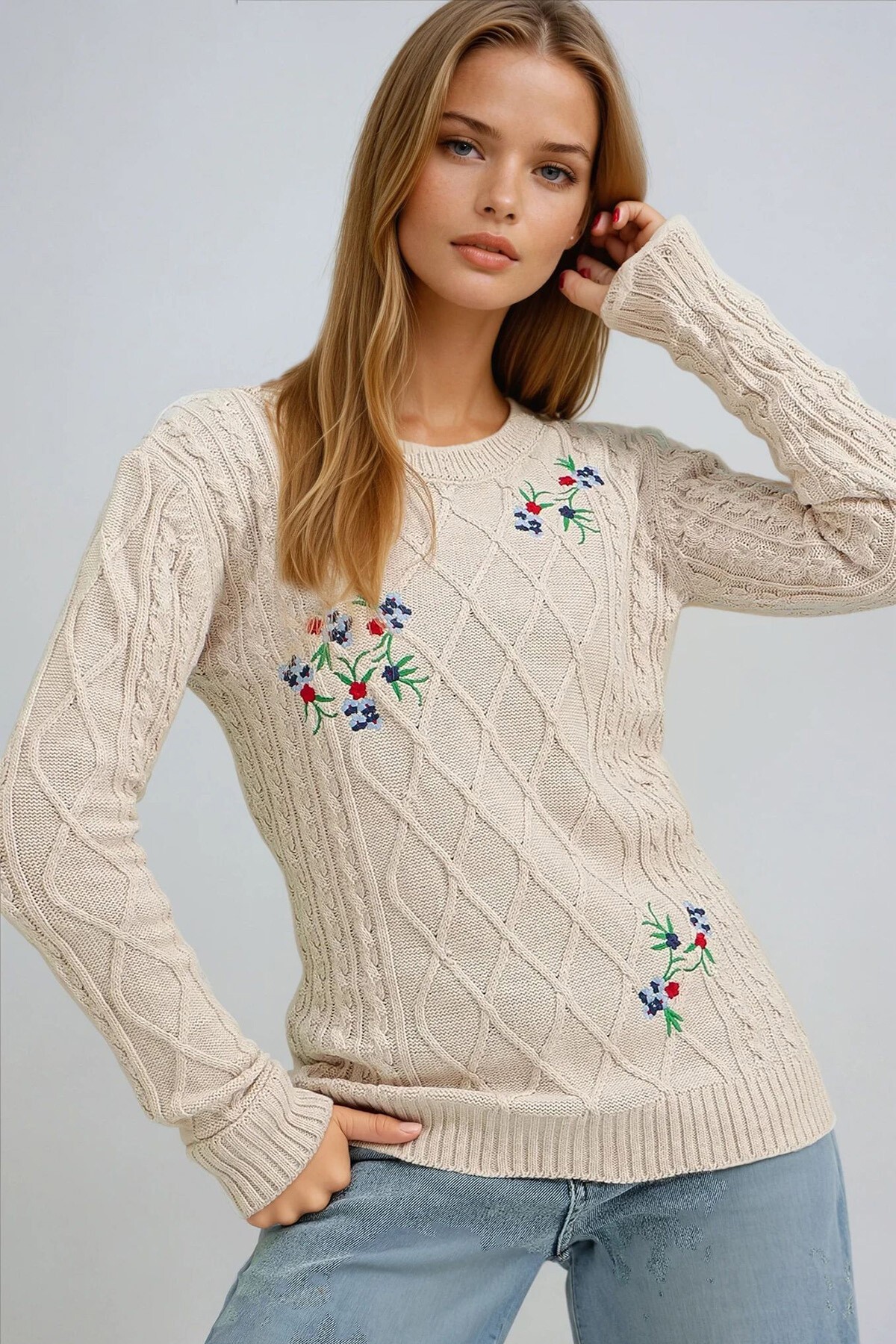 Bej Bisiklet Yaka Nakışlı Triko Kazak