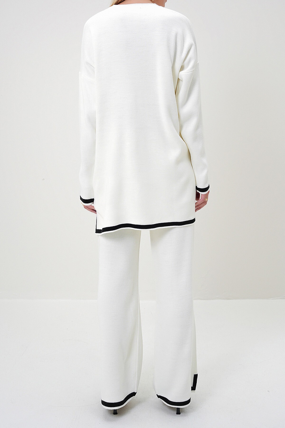 Bej Bisiklet Yaka Şerit Detaylı Triko Tunik Ve Pantolon Takım