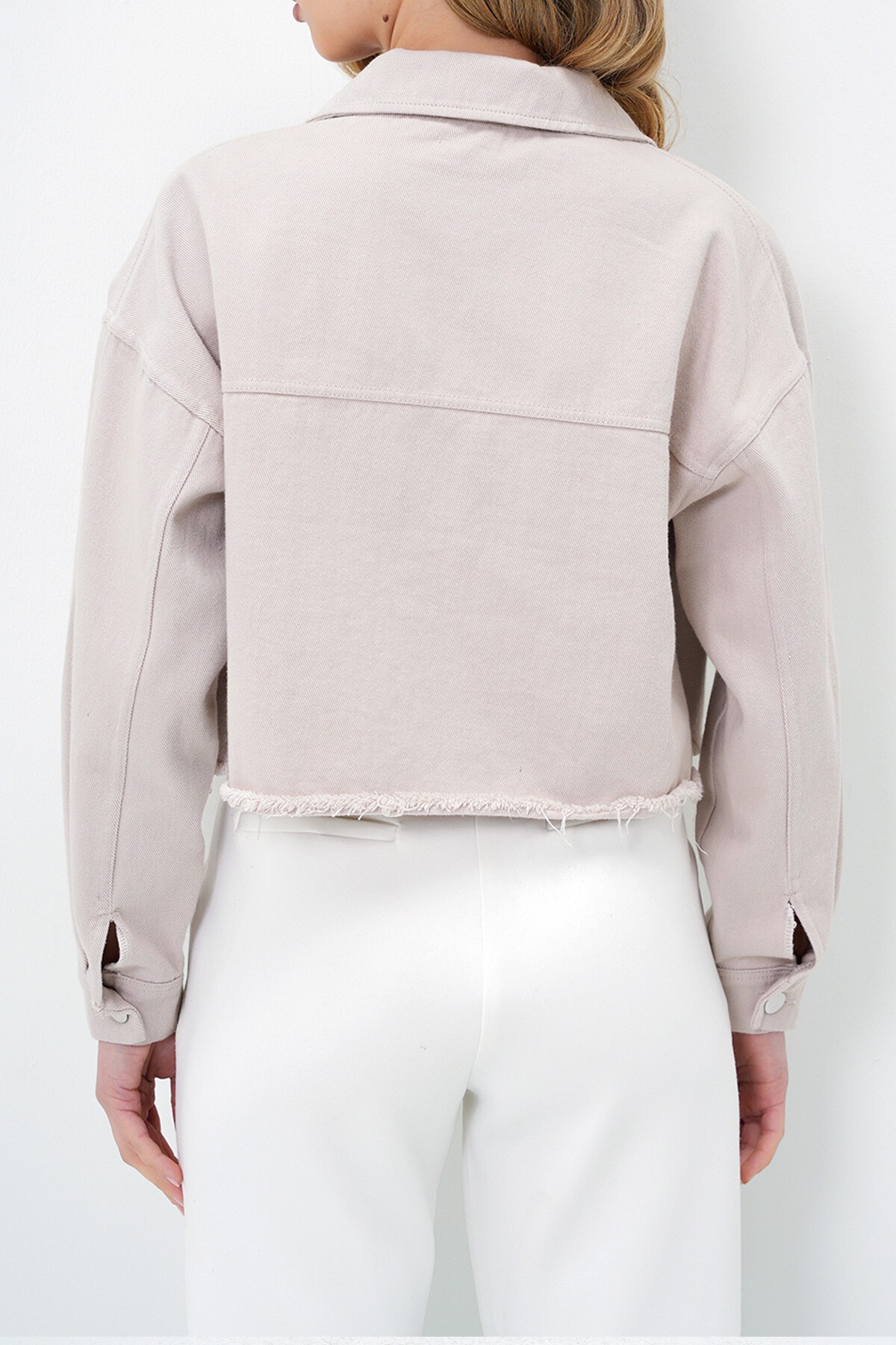 Bej Çift Cepli Püskül Detaylı Gabardin Crop Ceket