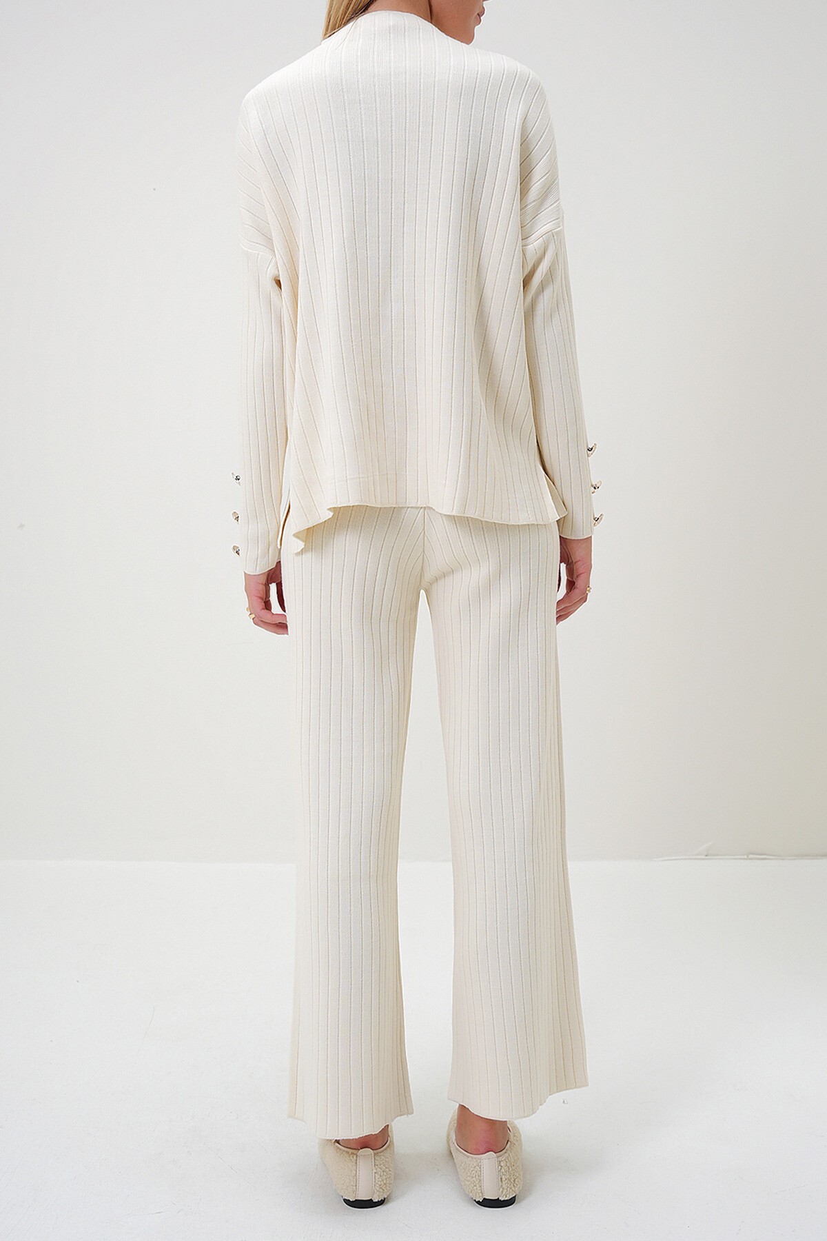 Bej Dik Yaka Düşük Kol Triko Pantolon Ve Bluz Takım