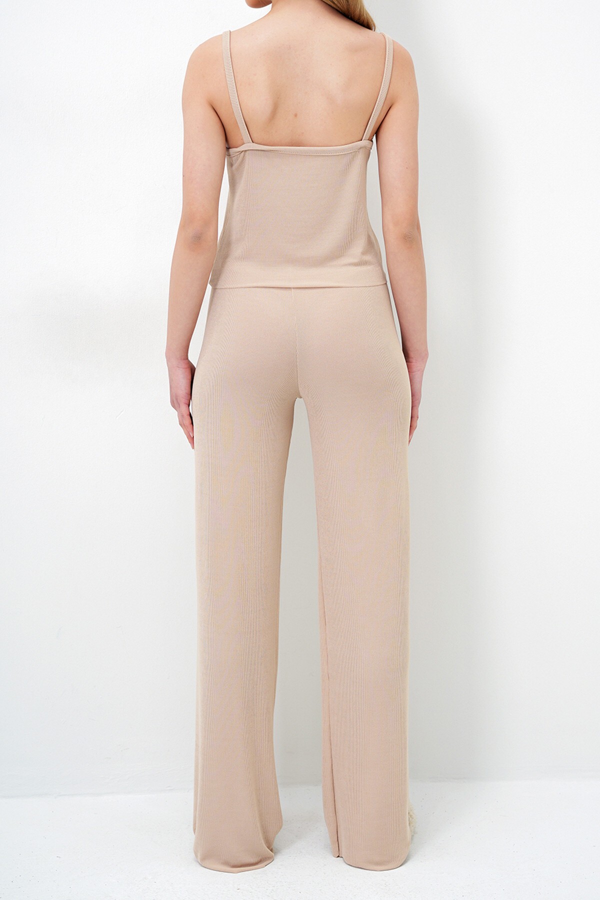 Bej İp Askılı Dantel Detaylı Bluz, Şort Ve Pantolonlu 3 Lü Set Pijama Takımı