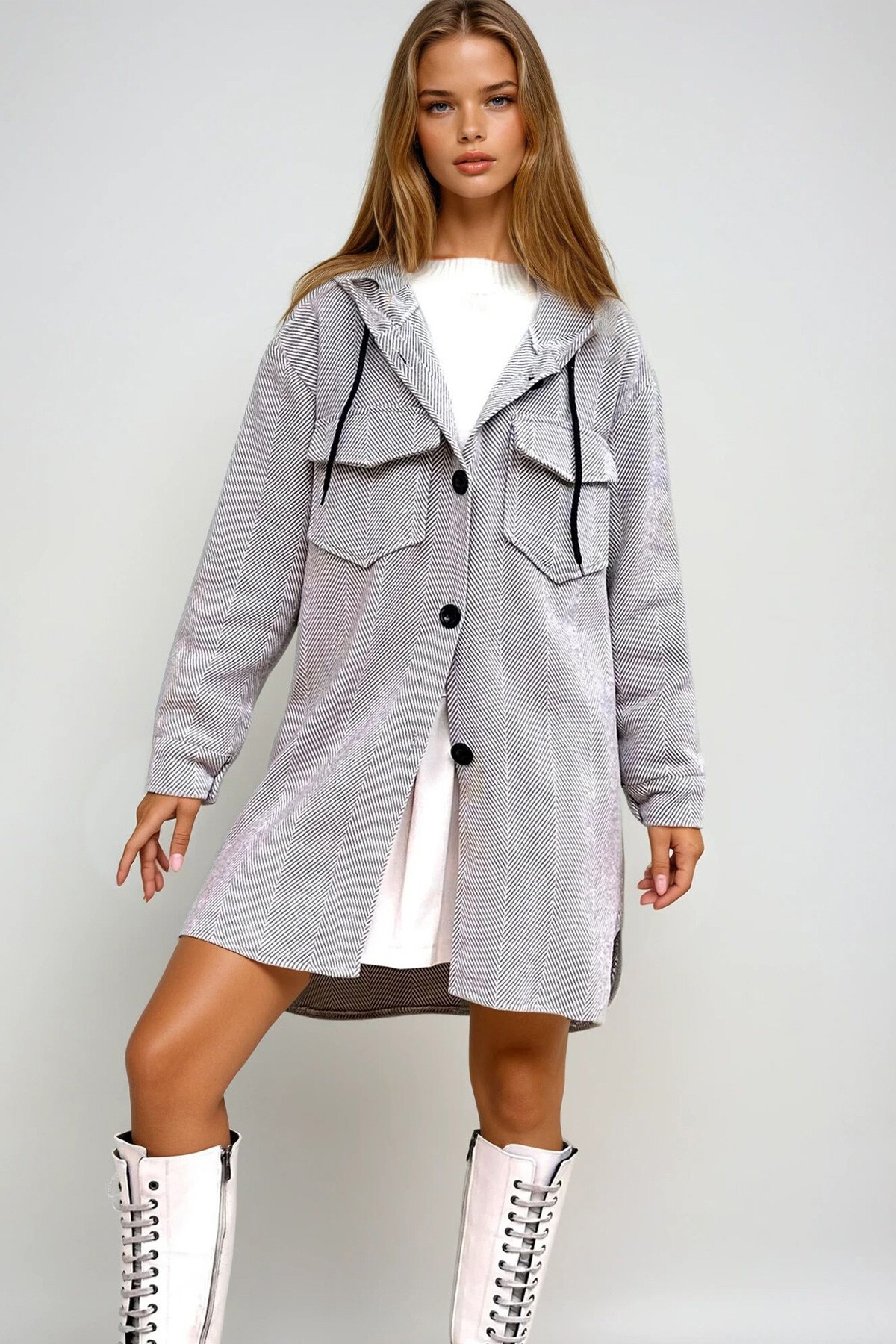 Bej Kapüşonlu Çift Cepli Mont