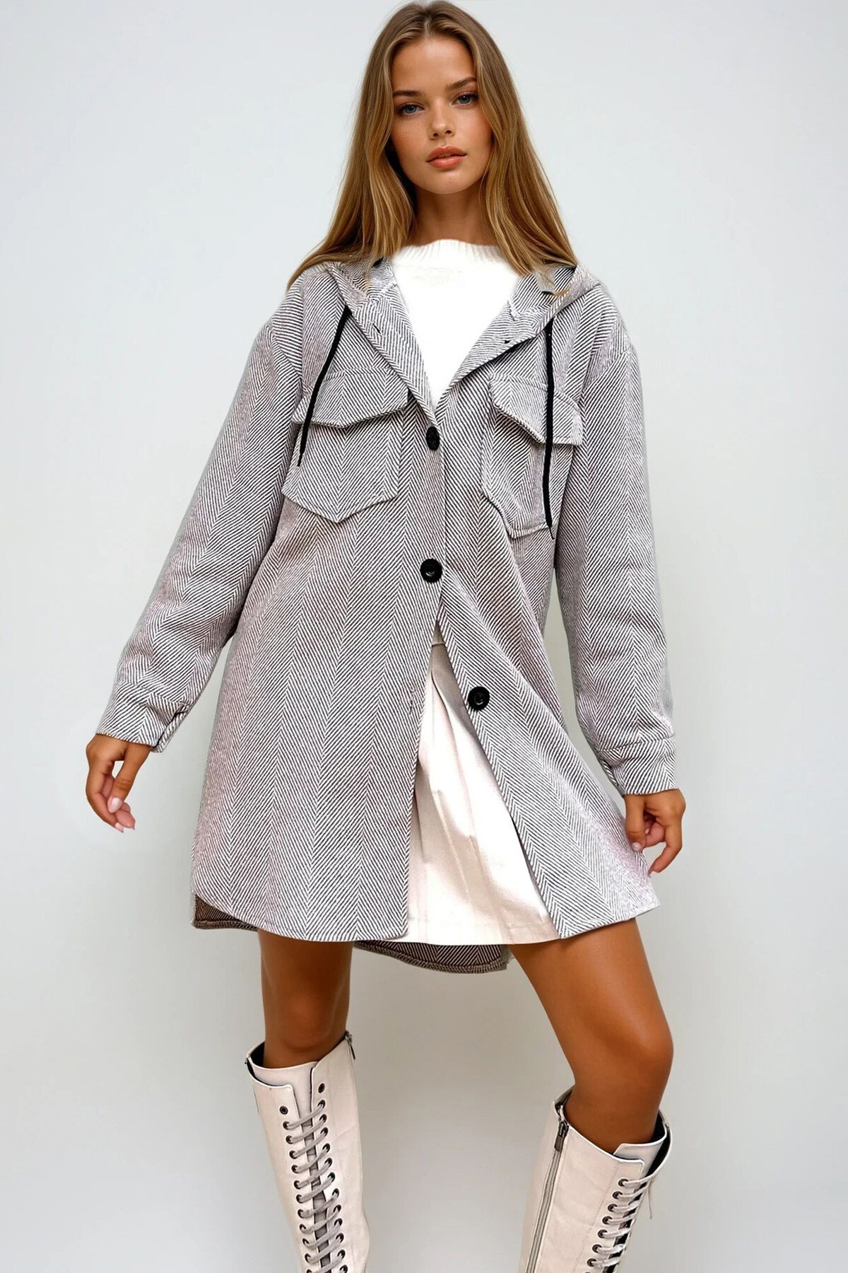 Bej Kapüşonlu Çift Cepli Mont