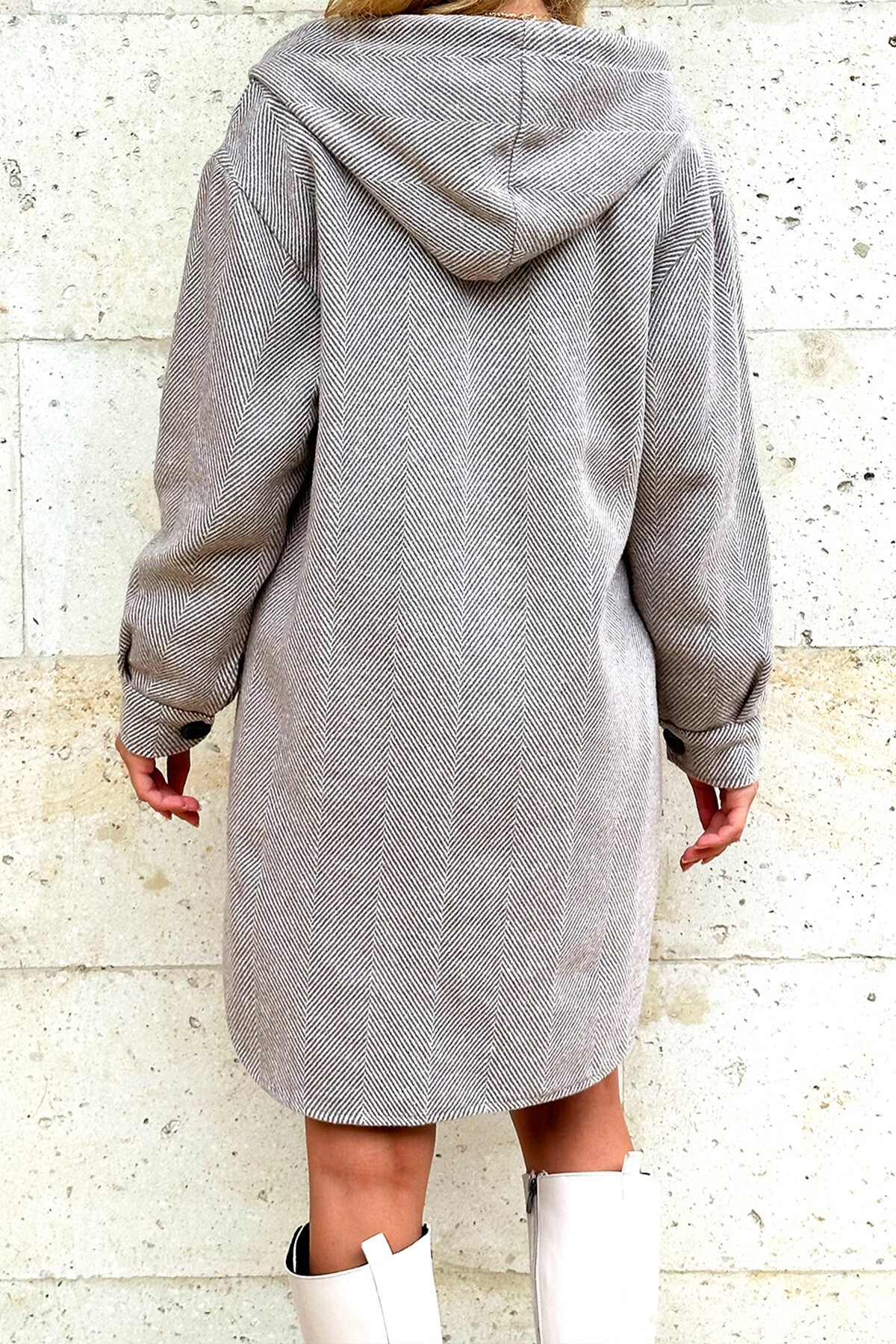 Bej Kapüşonlu Çift Cepli Mont