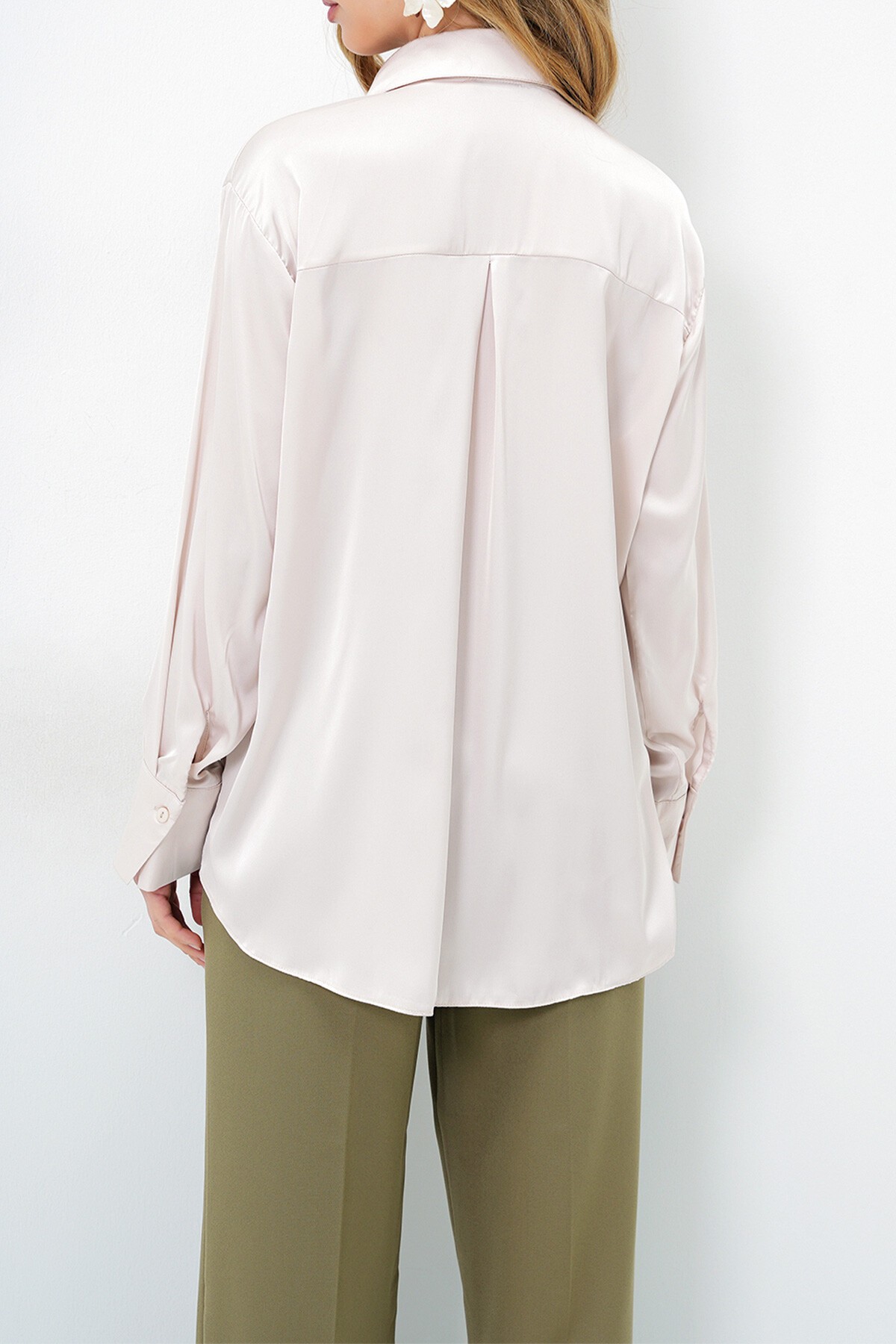 Bej Oversize İpek Saten Gömlek