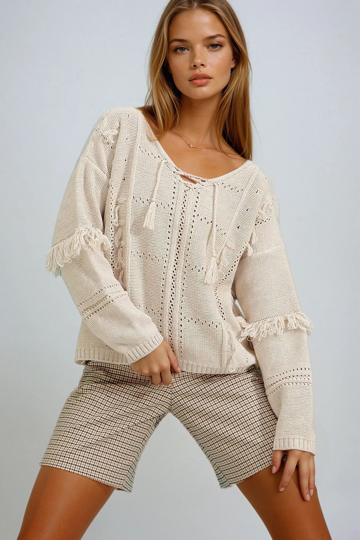 Bej V Yaka Püskül Ve Ajurlu Triko Bluz