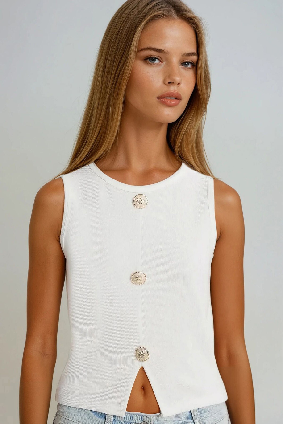 Beyaz Bisiklet Yaka Gold Düğme Detaylı Ottoban Bluz