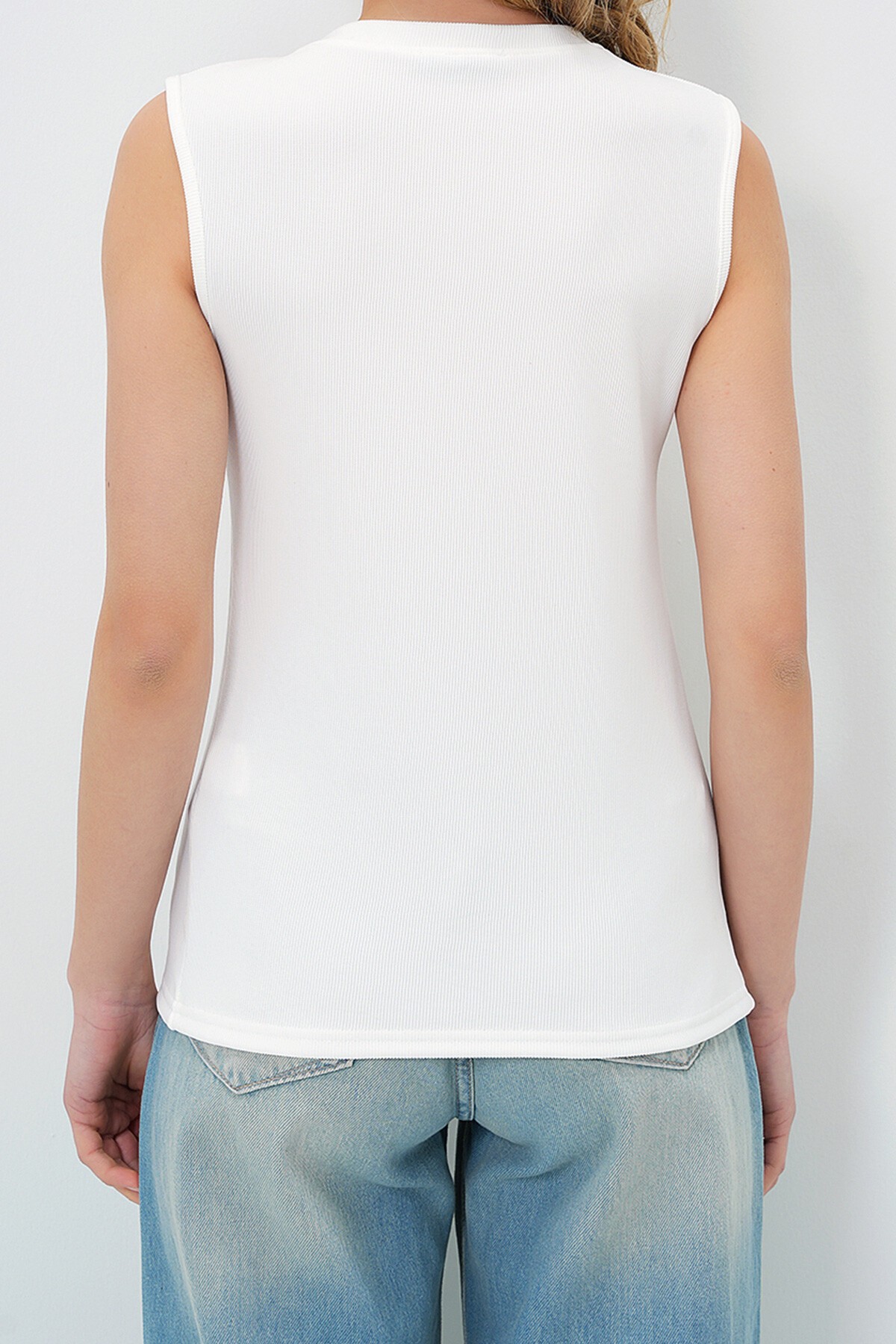 Beyaz Bisiklet Yaka Gold Düğmeli Ottoban Bluz