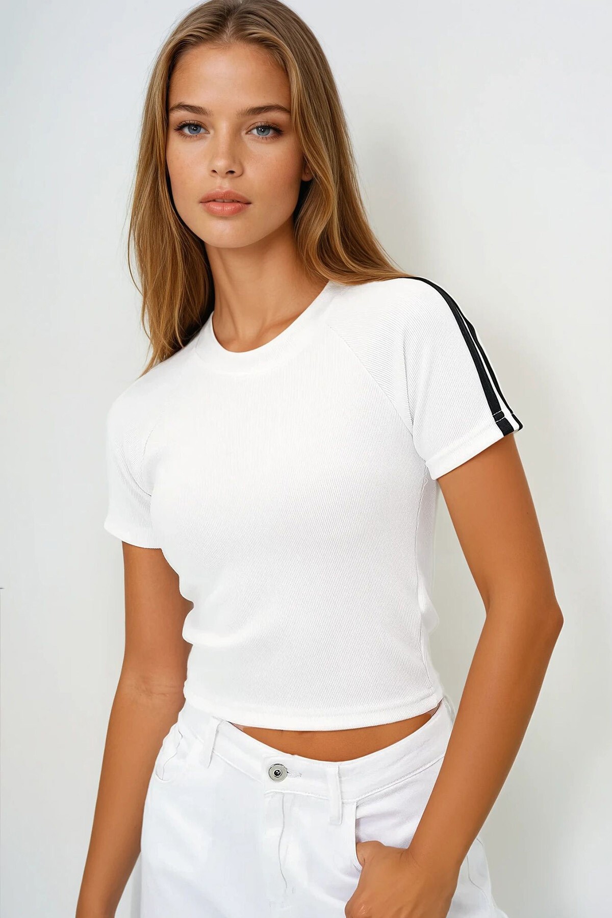 Beyaz Bisiklet Yaka Omuzu Şeritli Ottoban Crop Bluz