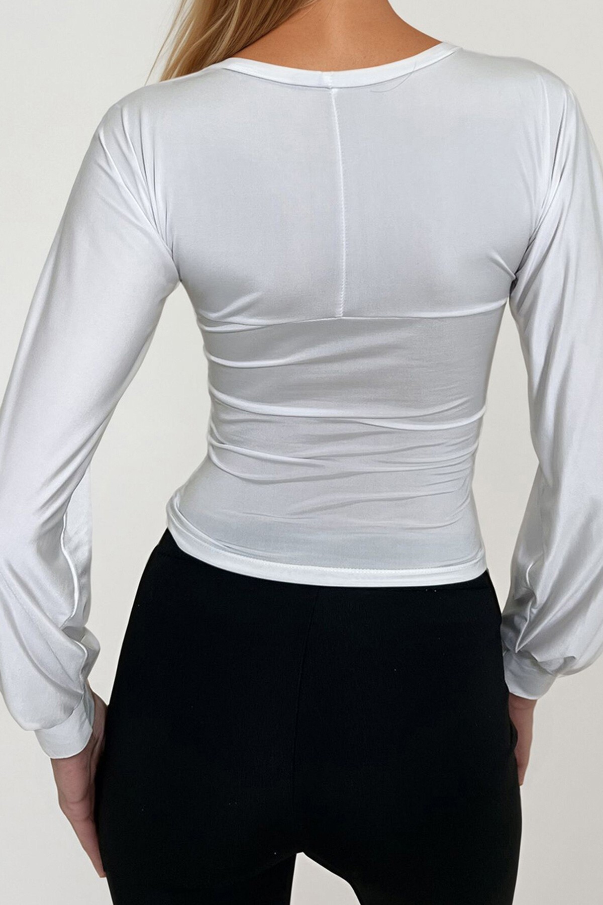 Beyaz Bisiklet Yaka Önü Drapeli Sandy Bluz