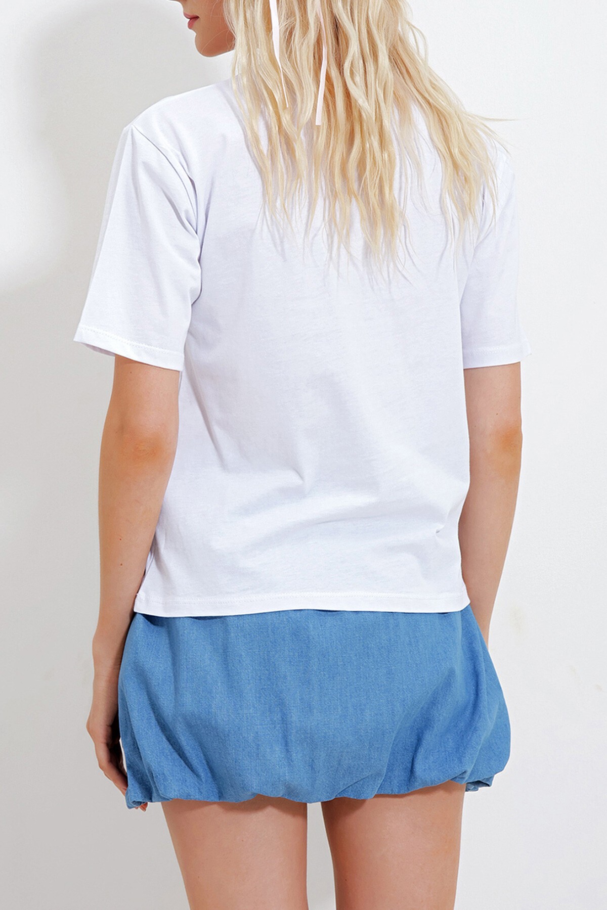 Beyaz Bisiklet Yaka Önü Yazı Baskılı Pamuk T Shirt