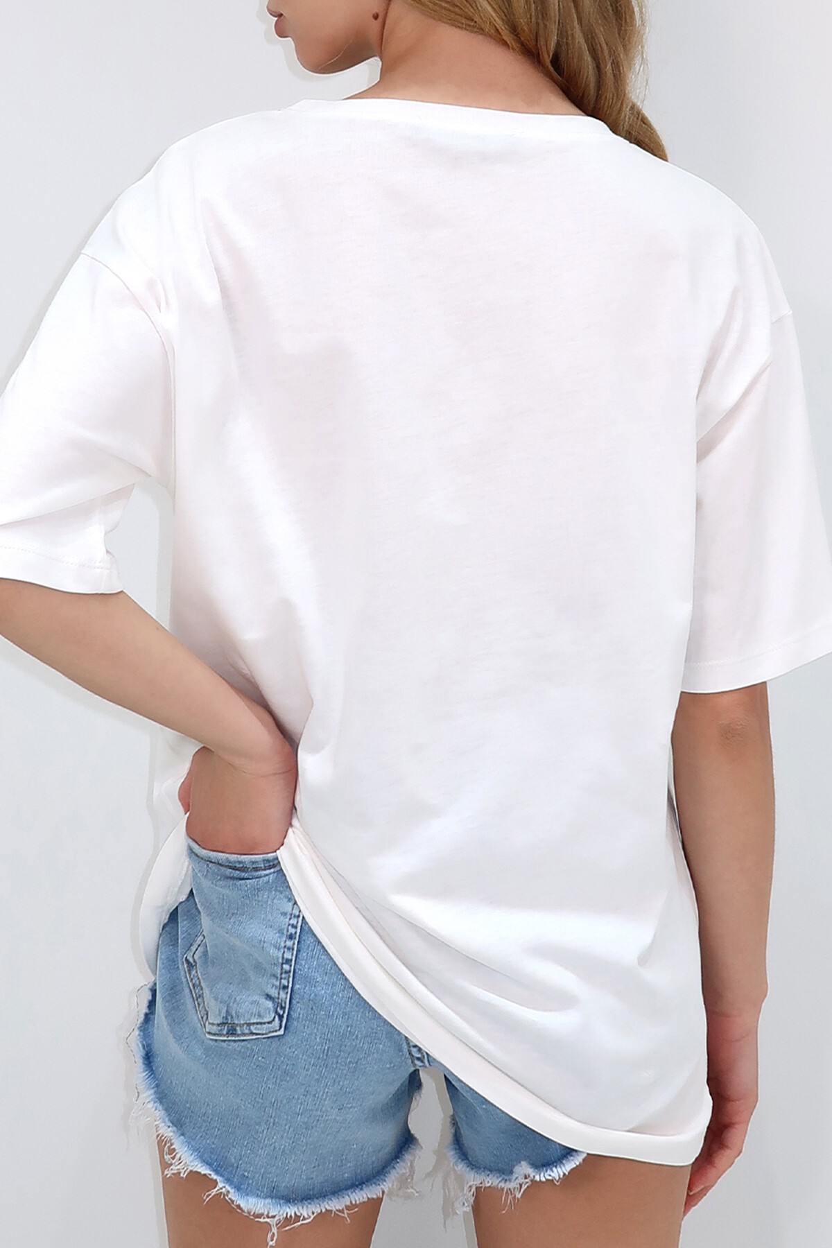 Beyaz Bisiklet Yaka Oversize İnci Ve Taş İşlemeli T Shirt