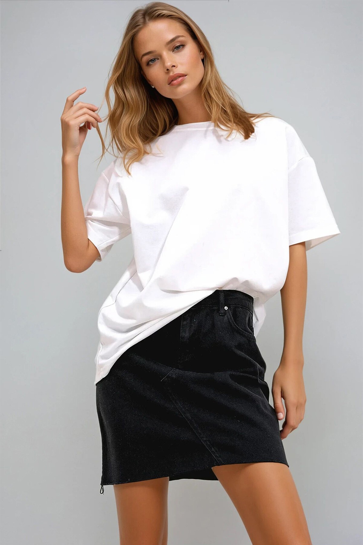 Beyaz Bisiklet Yaka Sırtı Ve Kolları Baskılı 2 İplik Oversize T Shirt