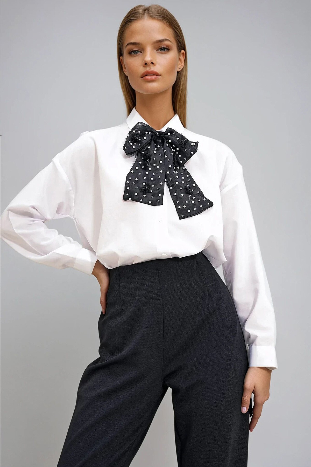 Beyaz Çıkabilen Kurdele Aksesuarlı Oversize Dokuma Gömlek