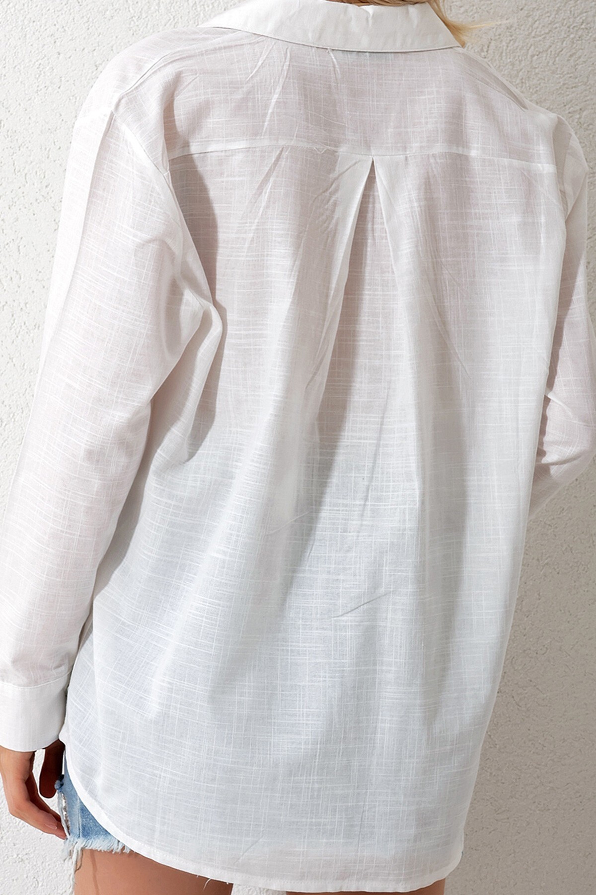 Beyaz Flamlı Keten Nakışlı Oversize Gömlek