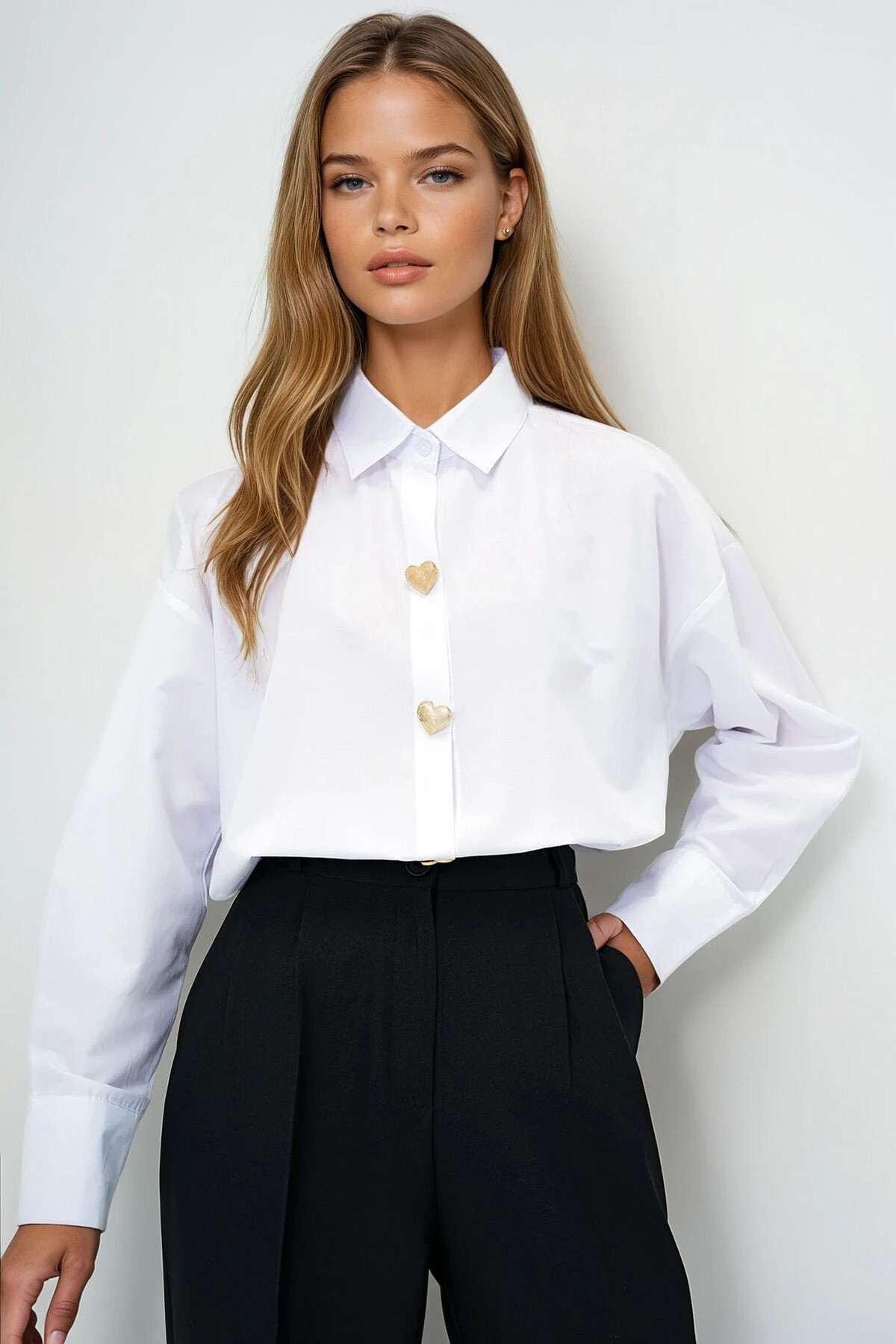 Beyaz Kalp Düğmeli Oversize Poplin Gömlek