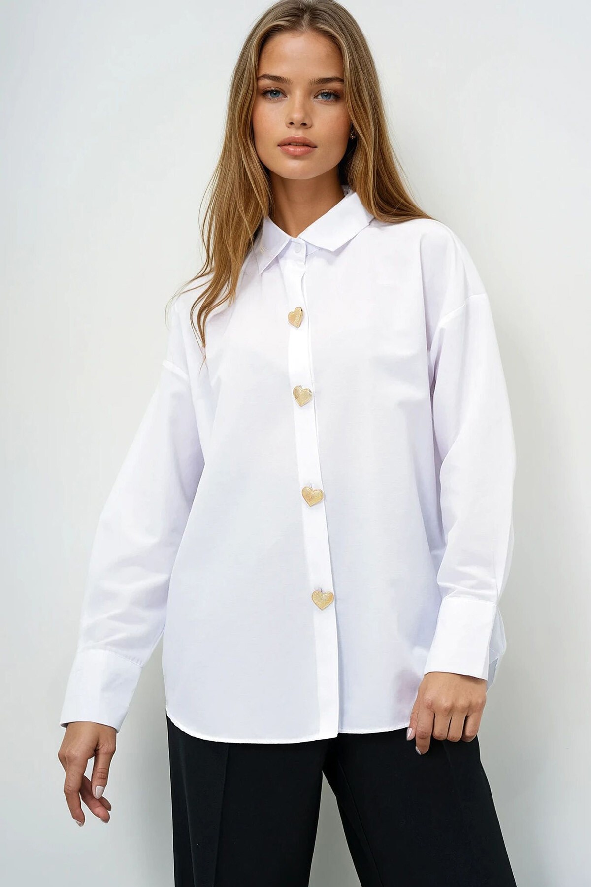 Beyaz Kalp Düğmeli Oversize Poplin Gömlek